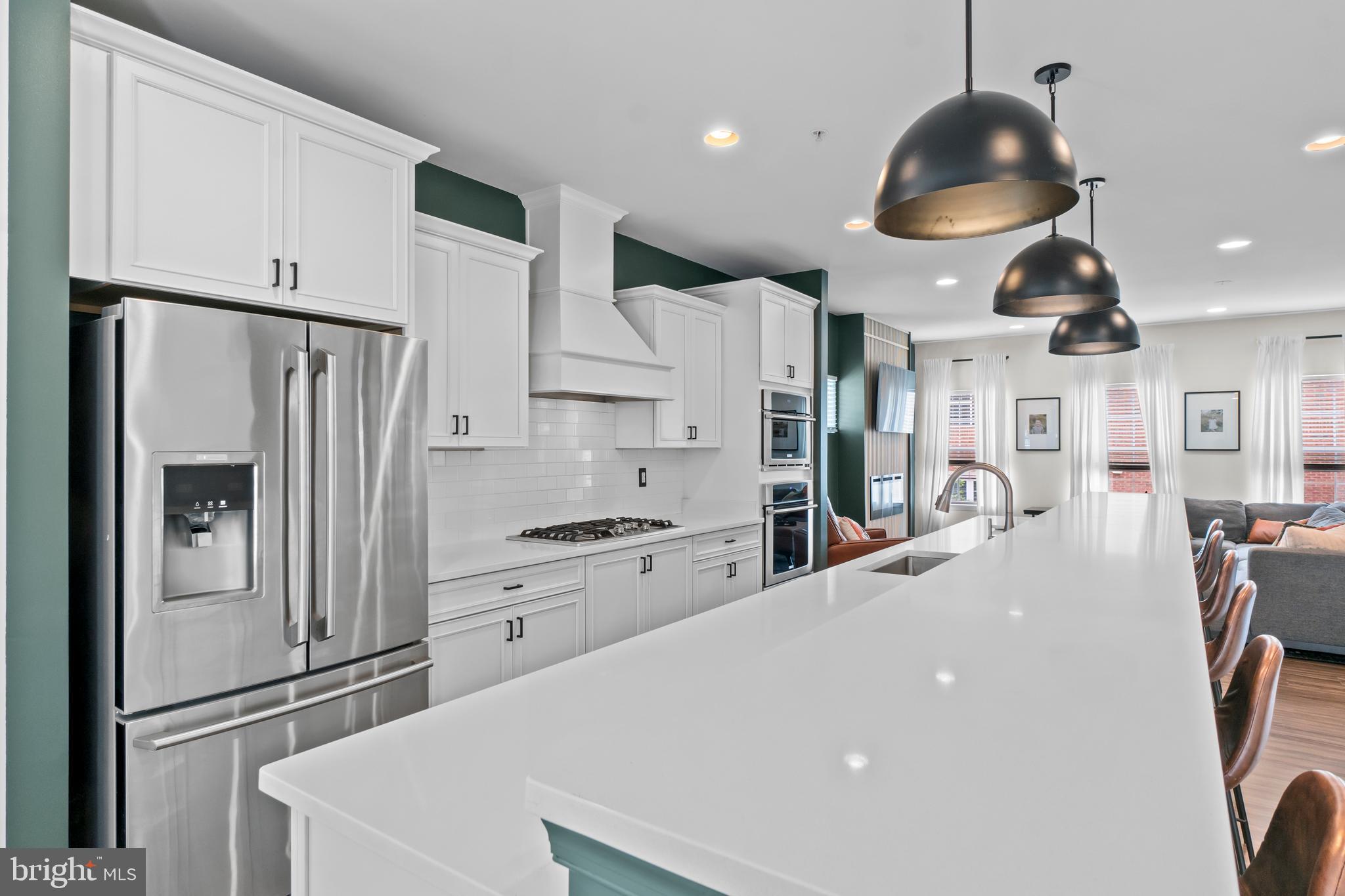 STRAWBRIDGE COMMONS - Residential