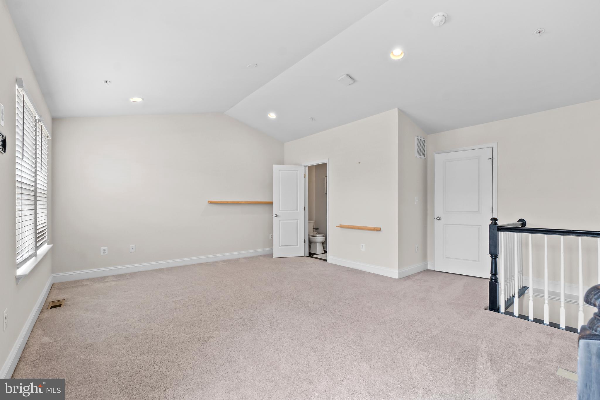 STRAWBRIDGE COMMONS - Residential