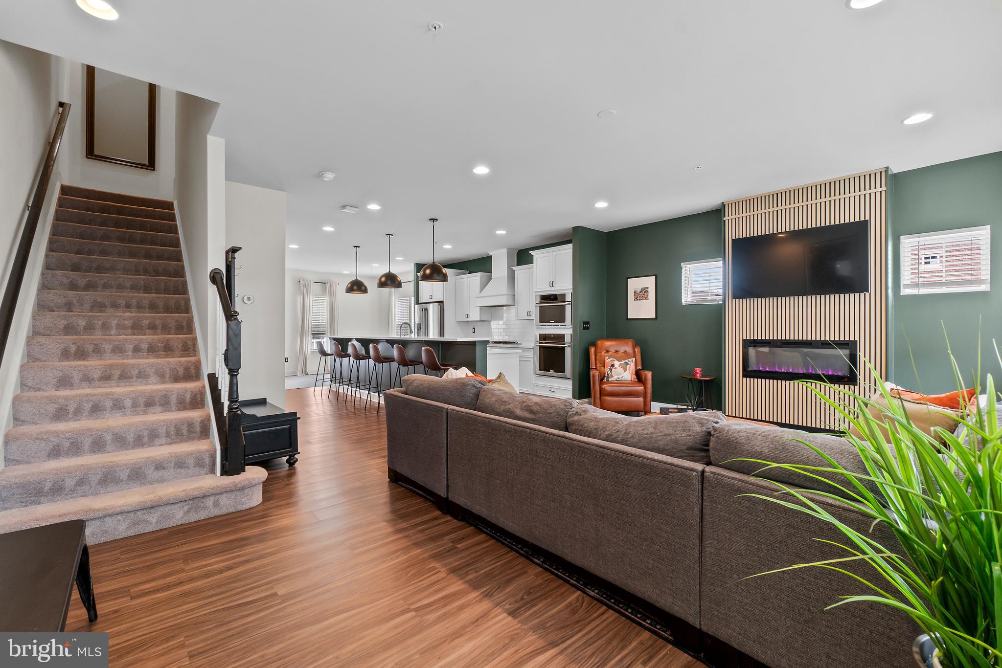 STRAWBRIDGE COMMONS - Residential