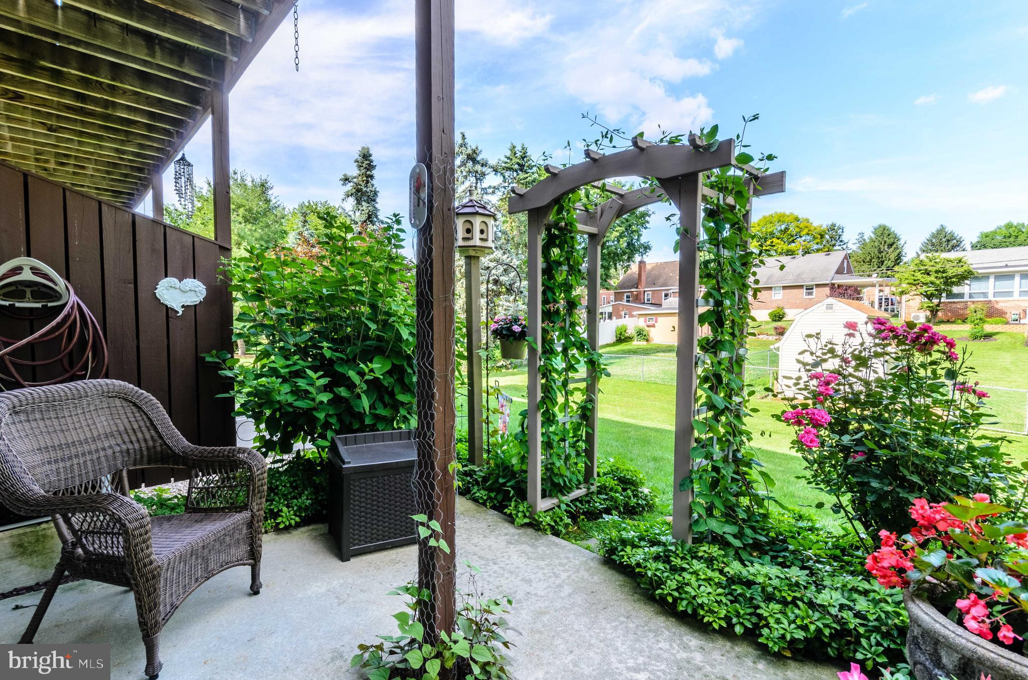 WESTLYN CONDOS - Residential