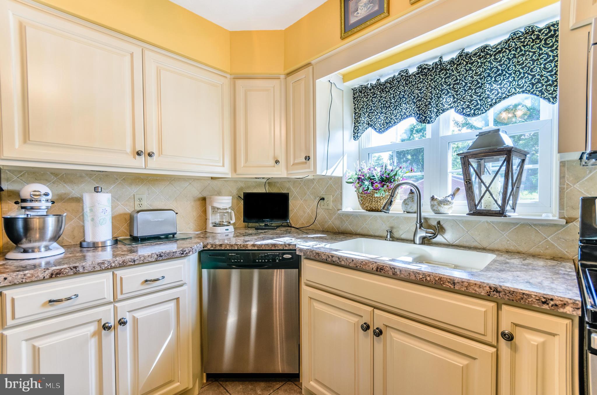 WESTLYN CONDOS - Residential