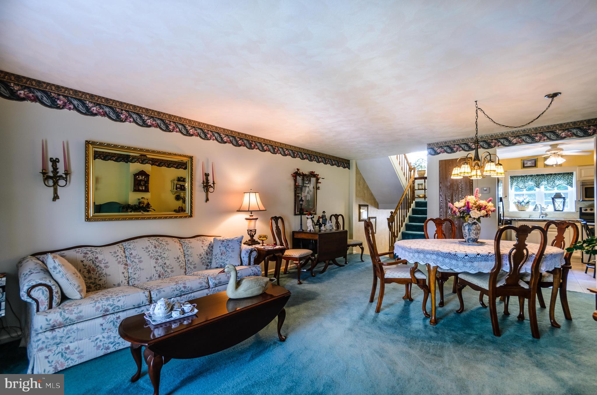 WESTLYN CONDOS - Residential