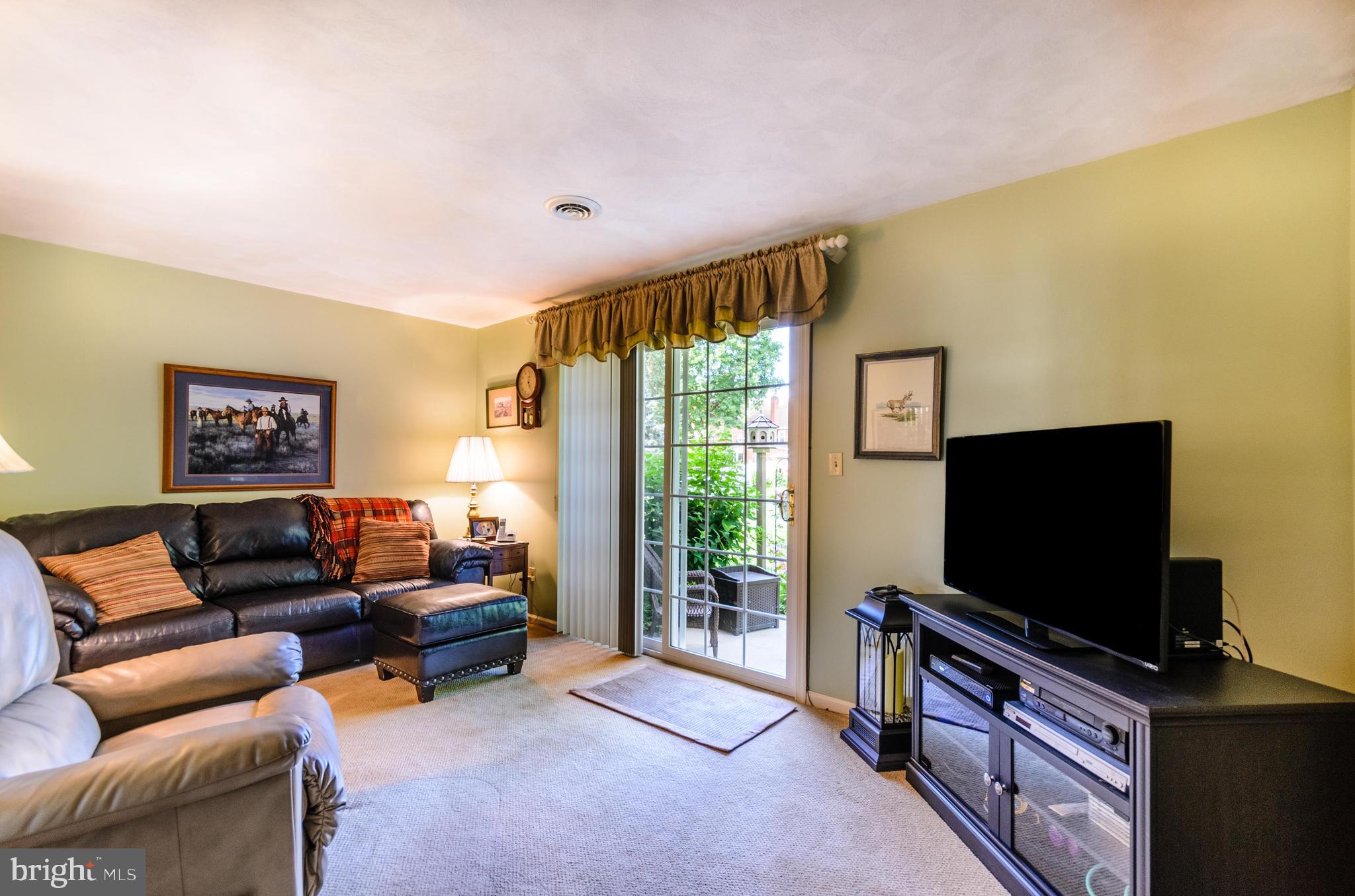 WESTLYN CONDOS - Residential