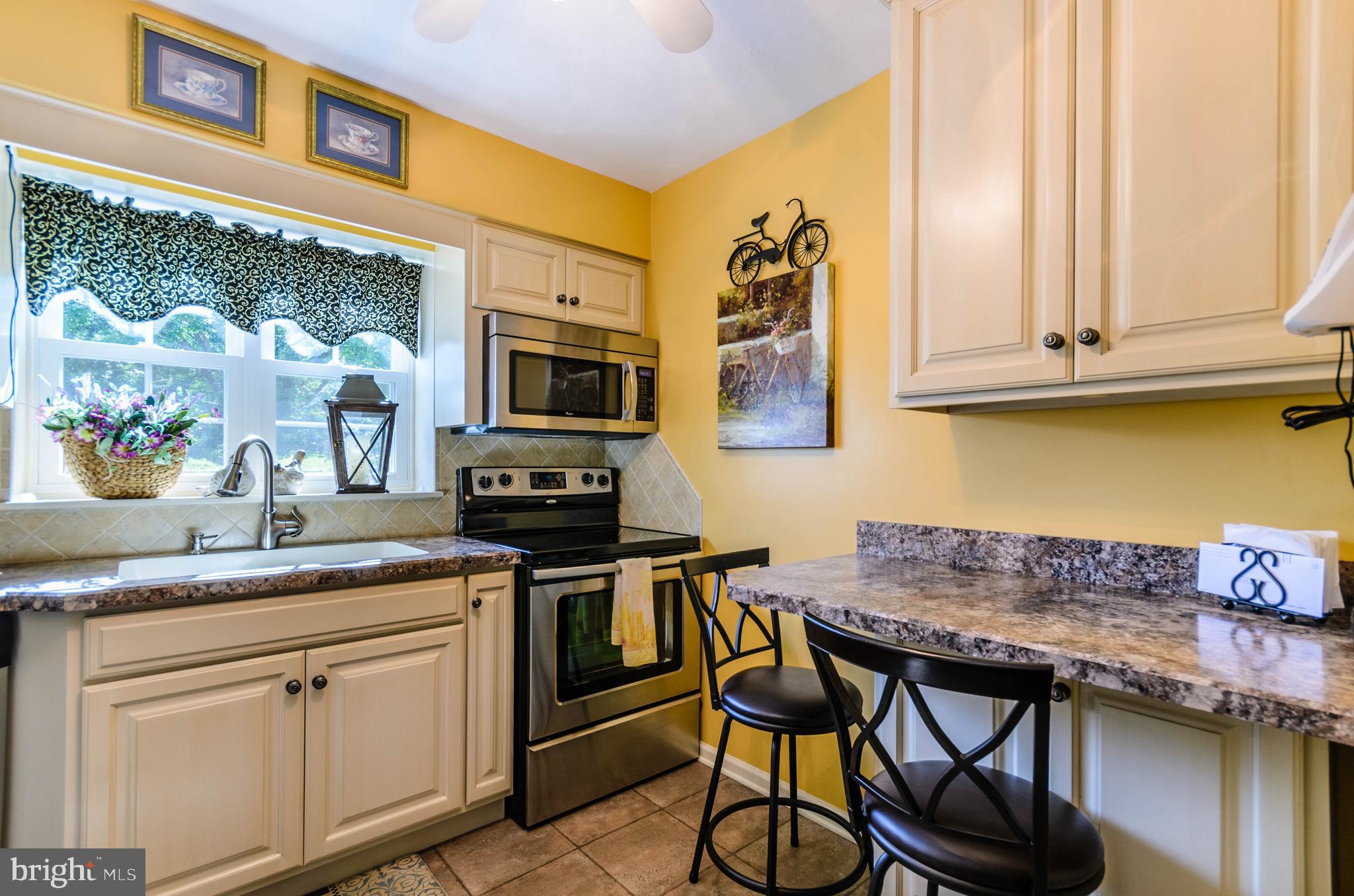 WESTLYN CONDOS - Residential
