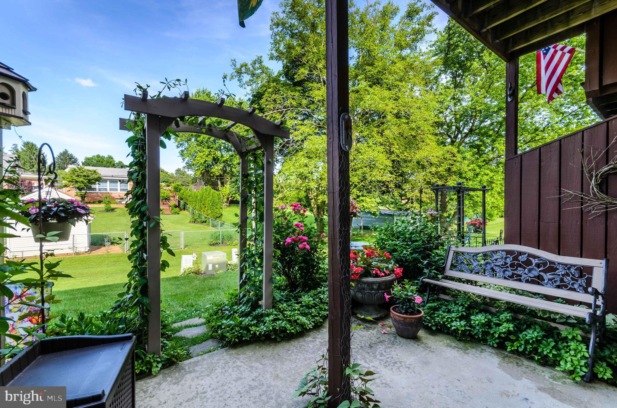 WESTLYN CONDOS - Residential