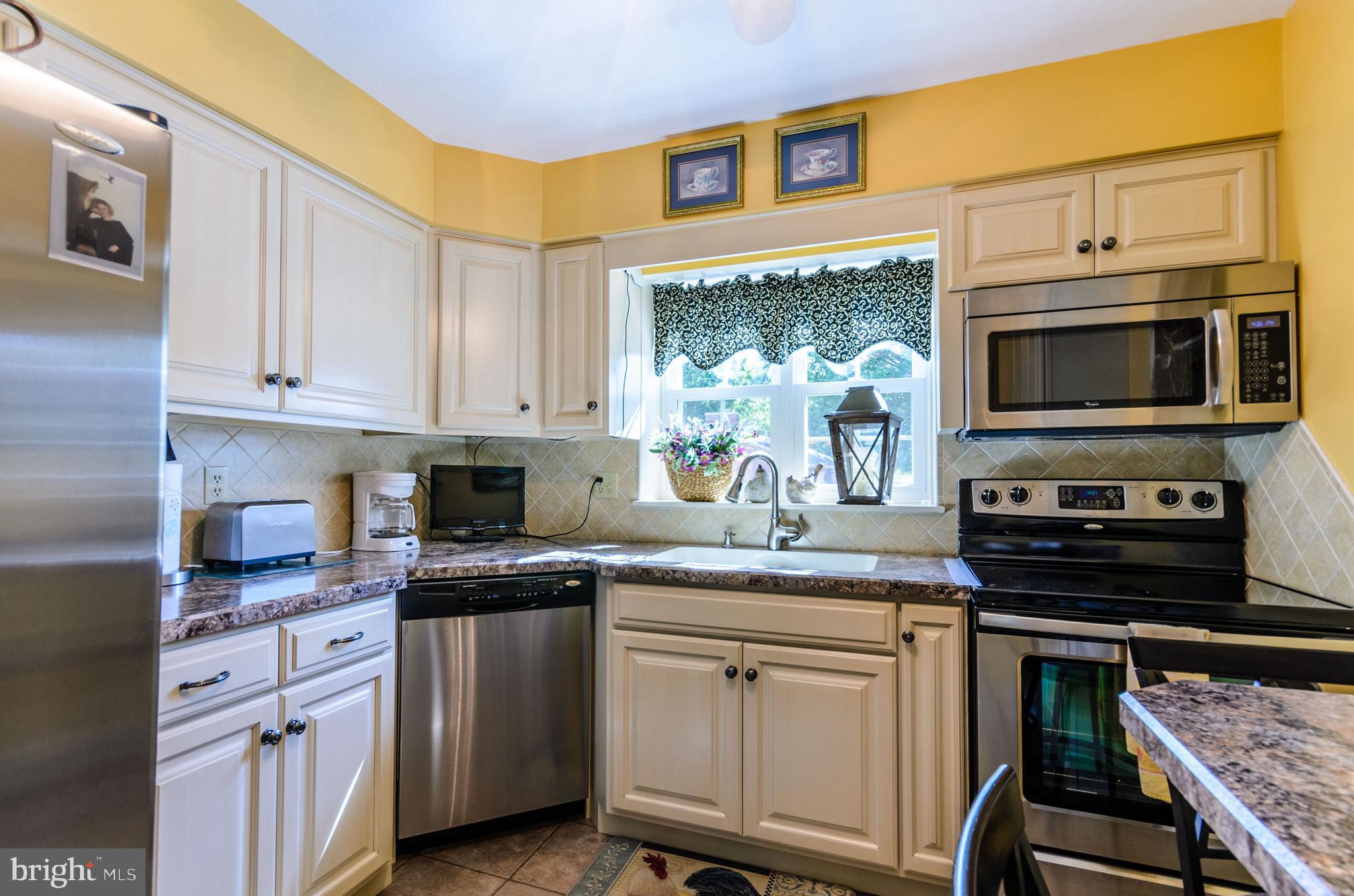 WESTLYN CONDOS - Residential