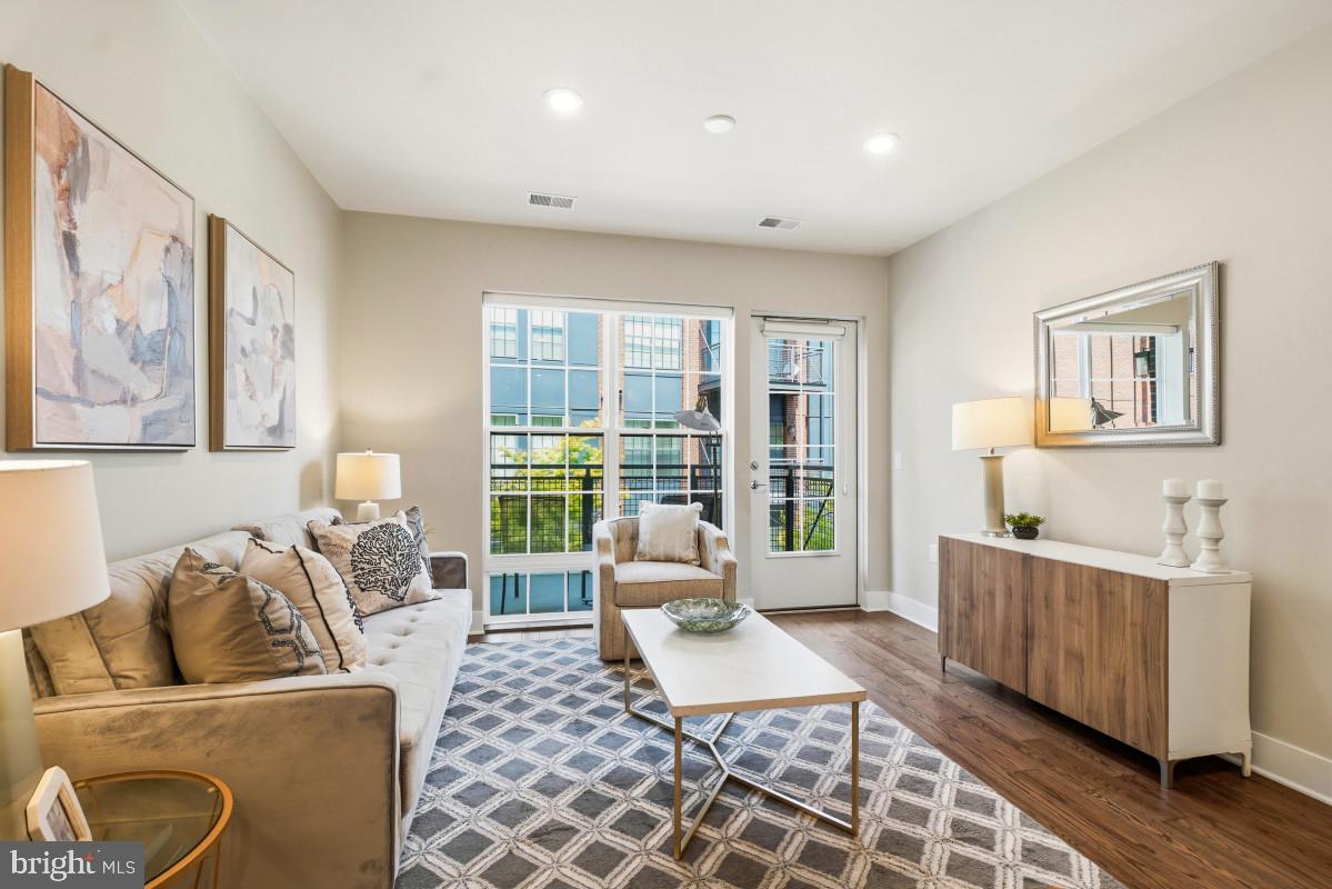 CROWN FARM - Residential