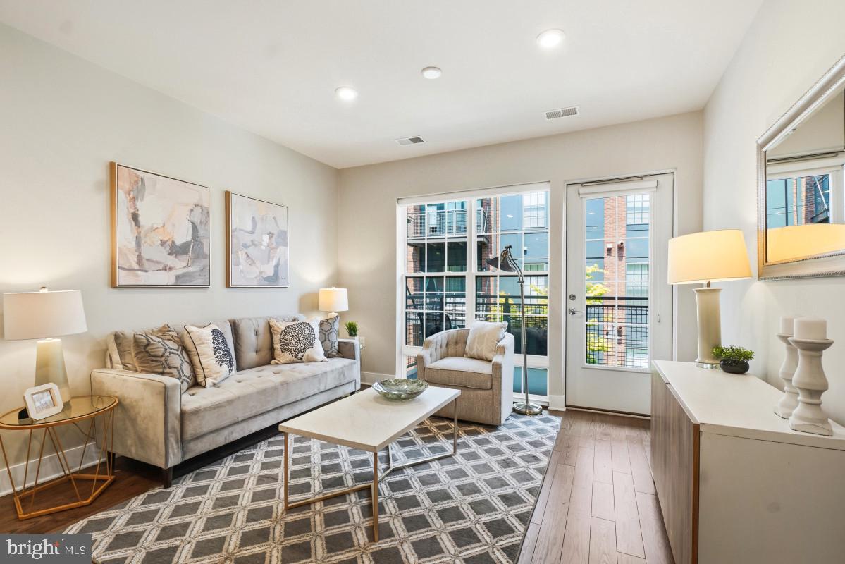 CROWN FARM - Residential