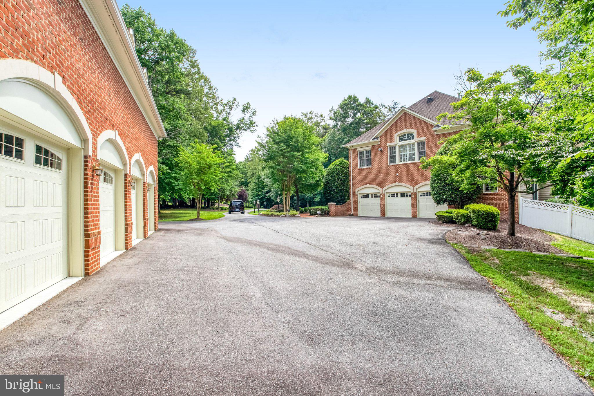 ESTATES AT ROSELAND - Residential