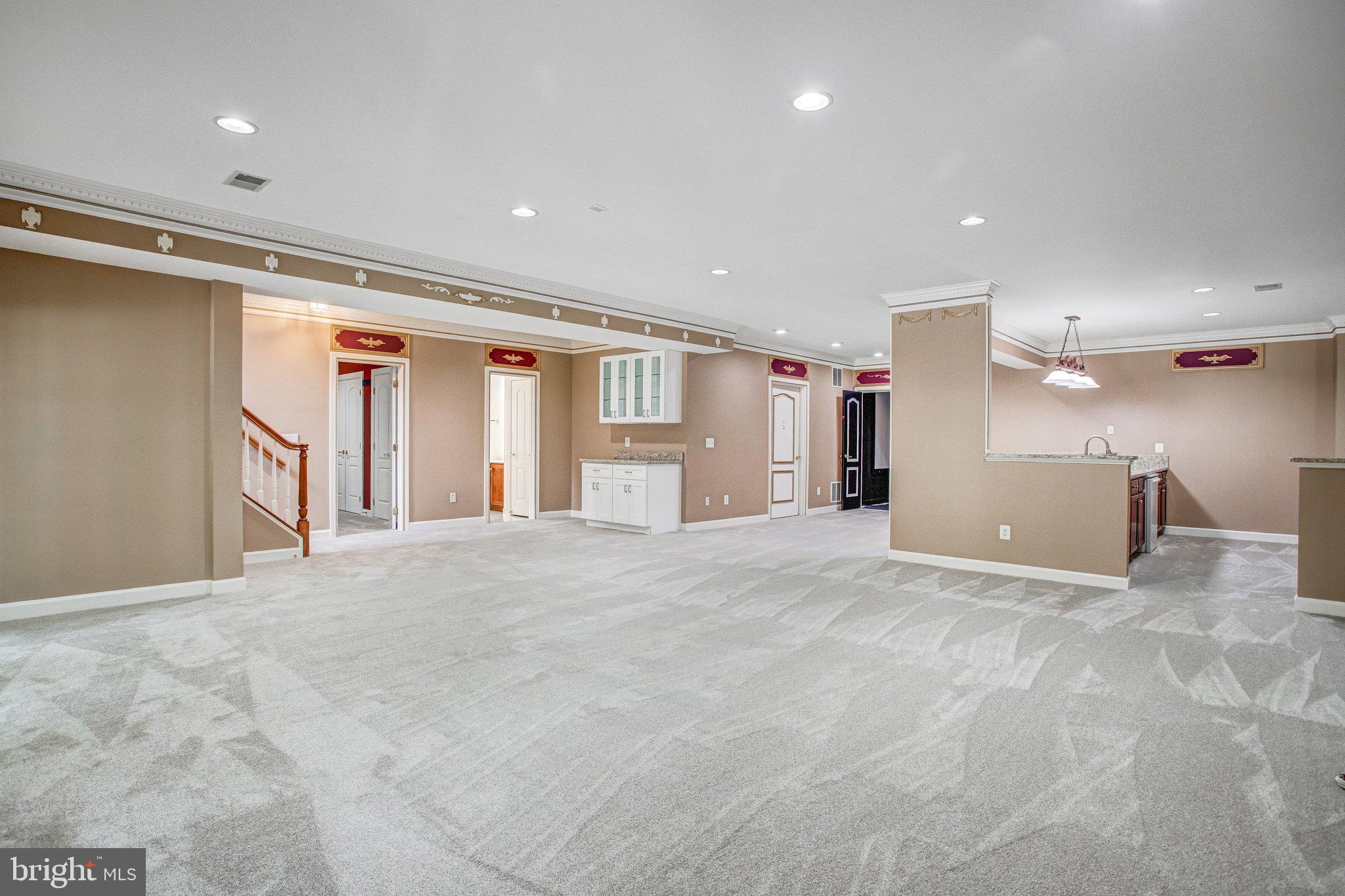 ESTATES AT ROSELAND - Residential