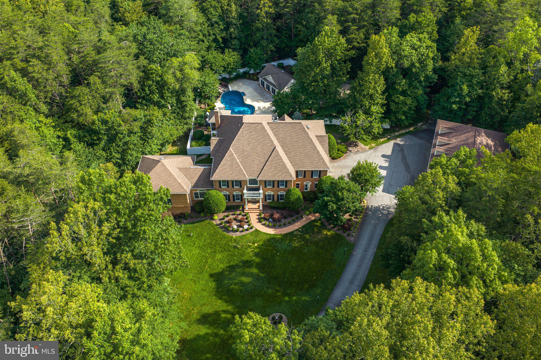 ESTATES AT ROSELAND - Residential