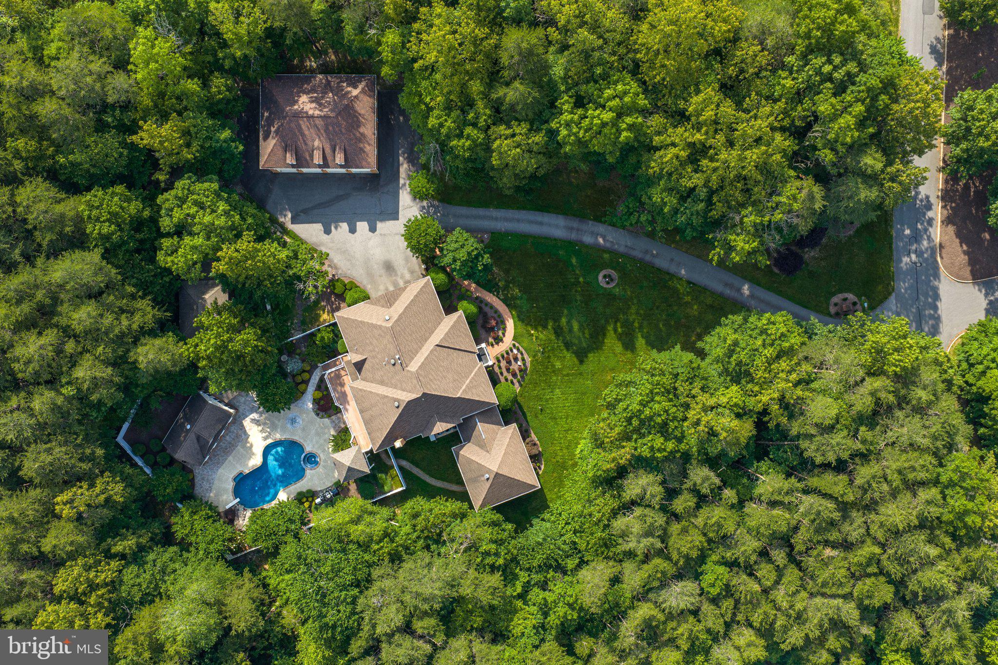 ESTATES AT ROSELAND - Residential