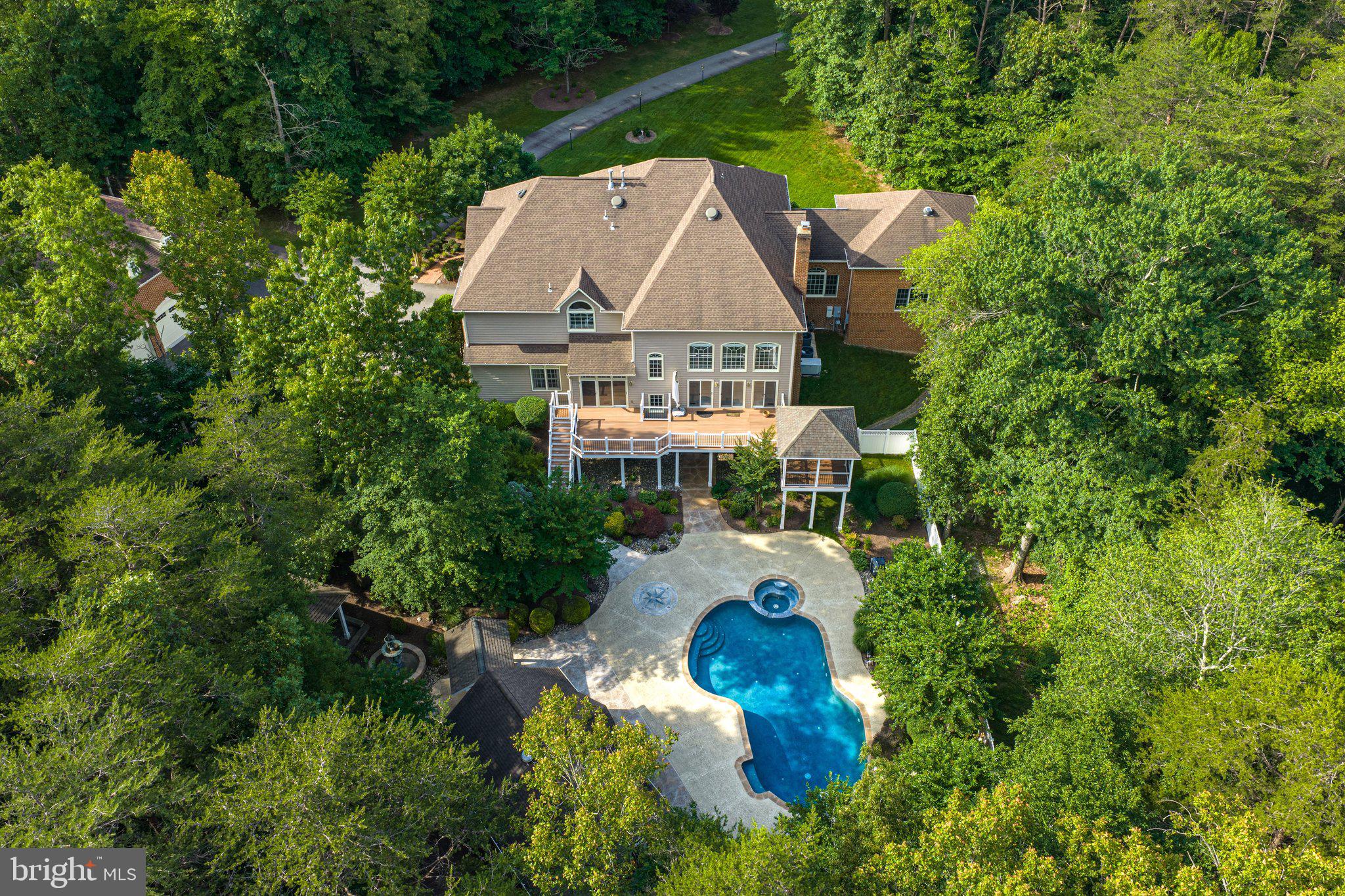 ESTATES AT ROSELAND - Residential