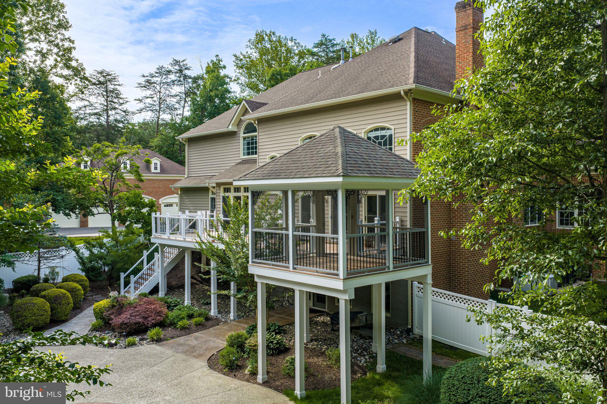 ESTATES AT ROSELAND - Residential