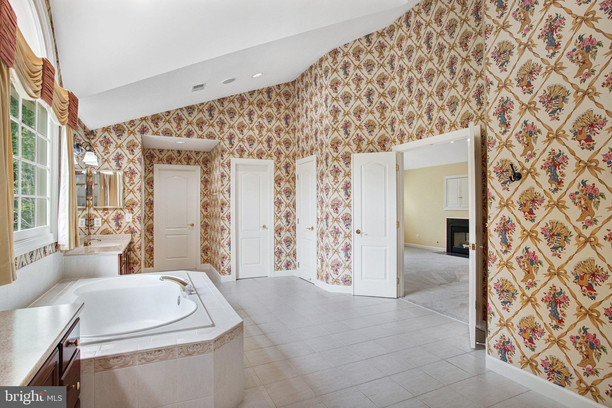 ESTATES AT ROSELAND - Residential