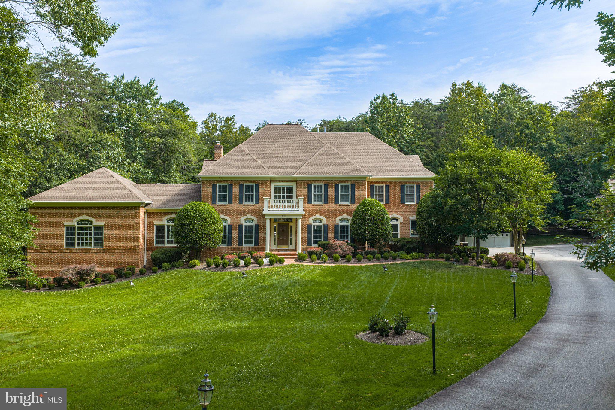 ESTATES AT ROSELAND - Residential
