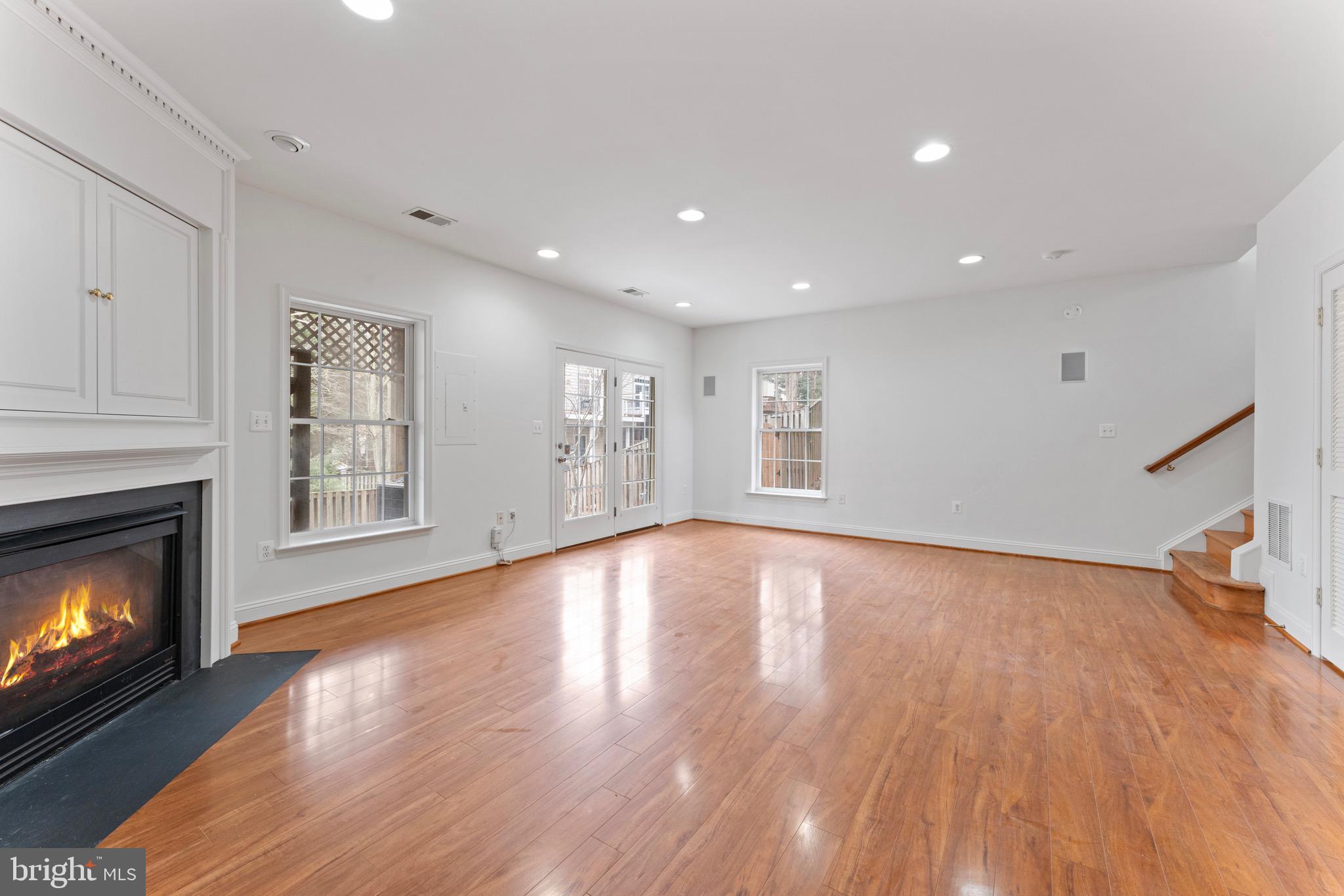 STONE CREEK CROSSING - Residential