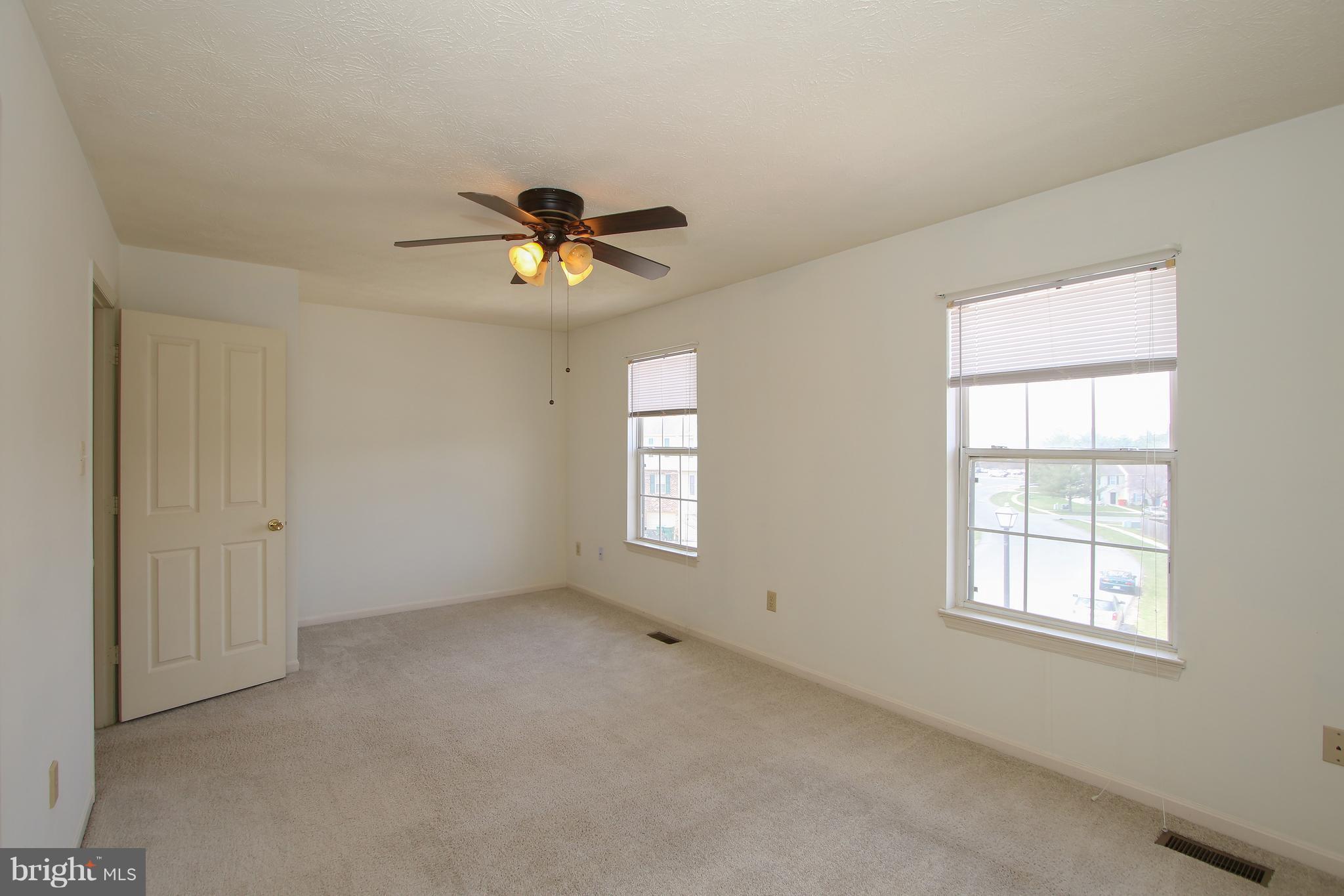 ROBINS GLENN - Residential