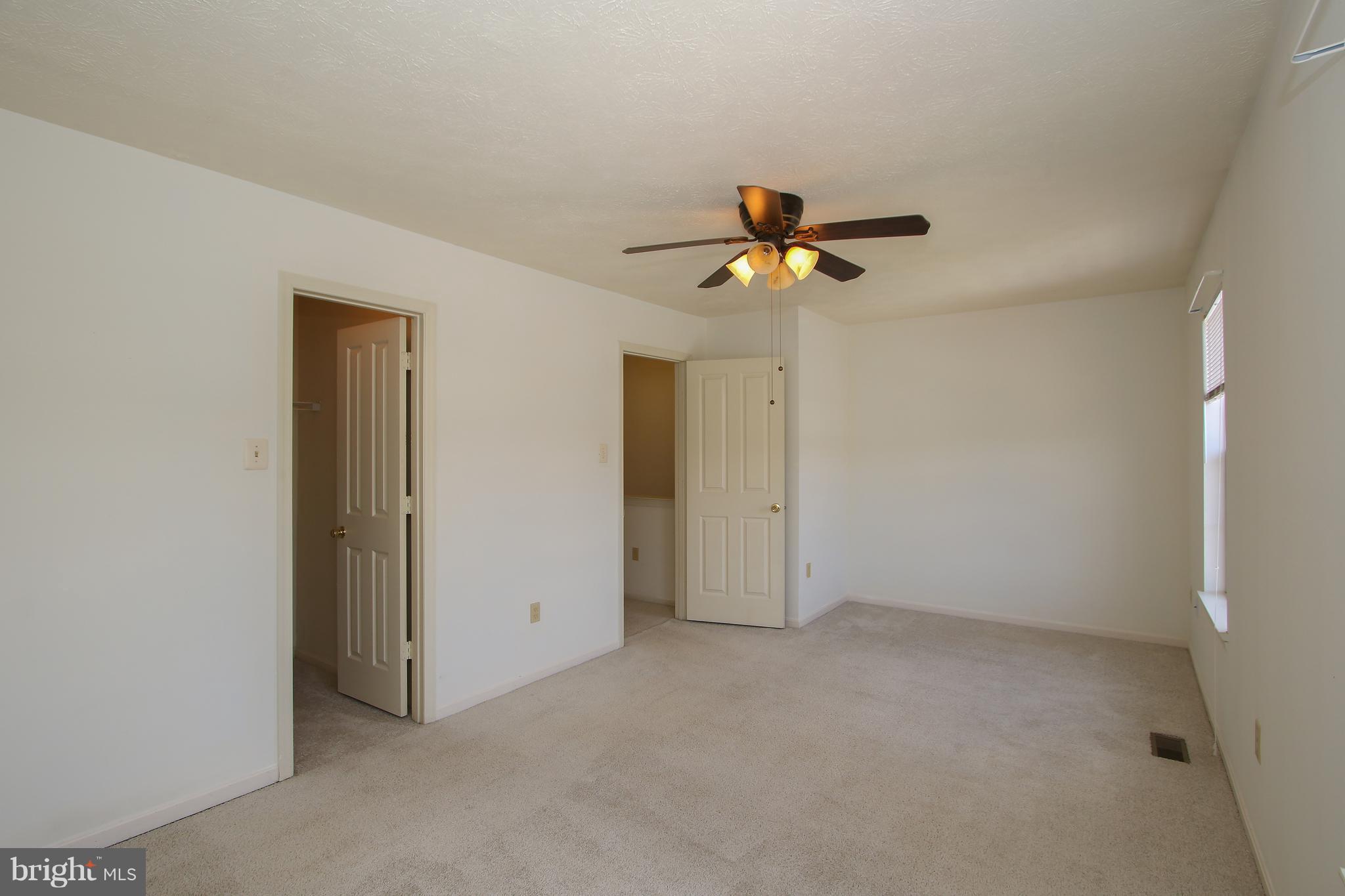 ROBINS GLENN - Residential