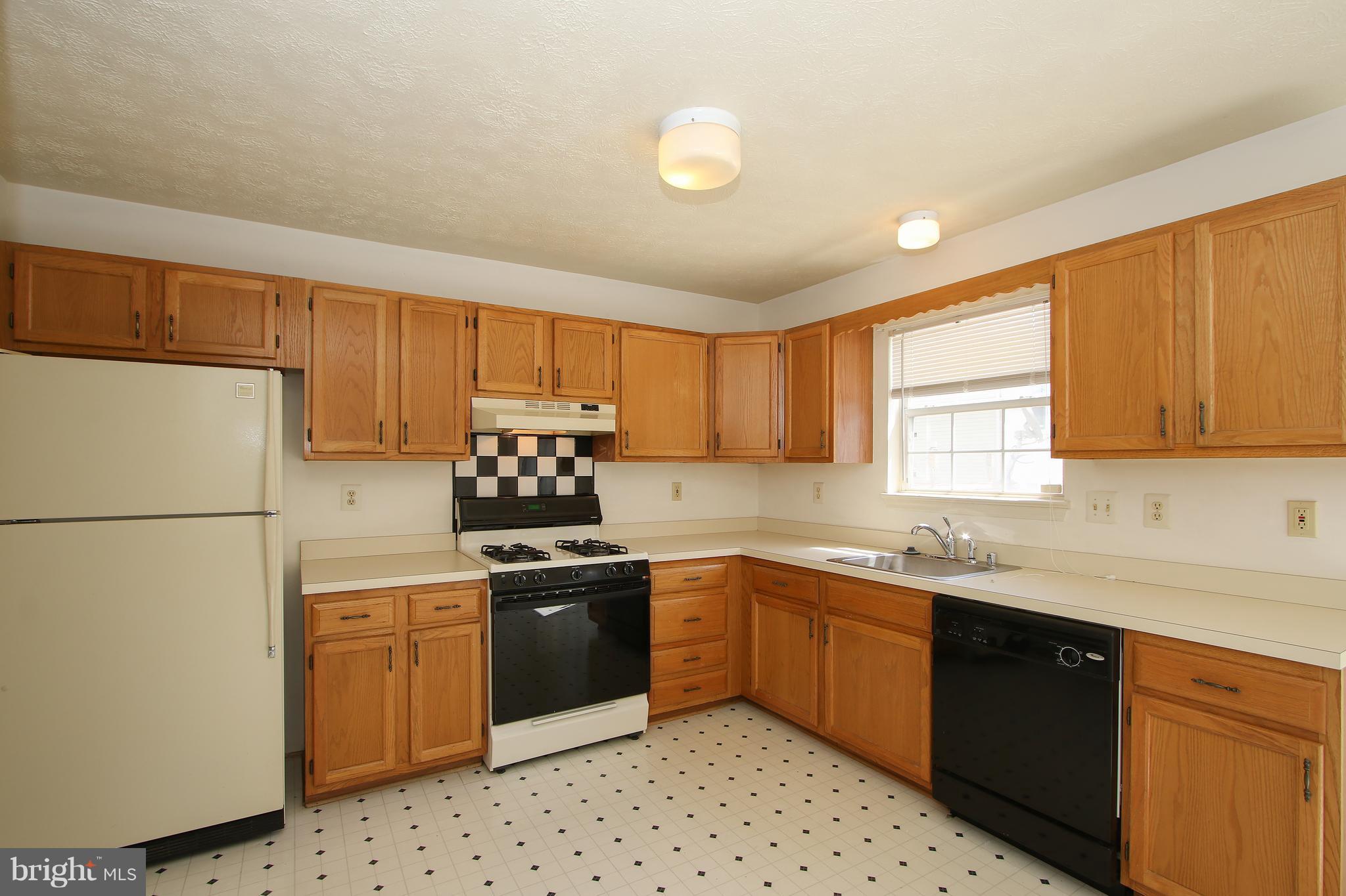 ROBINS GLENN - Residential