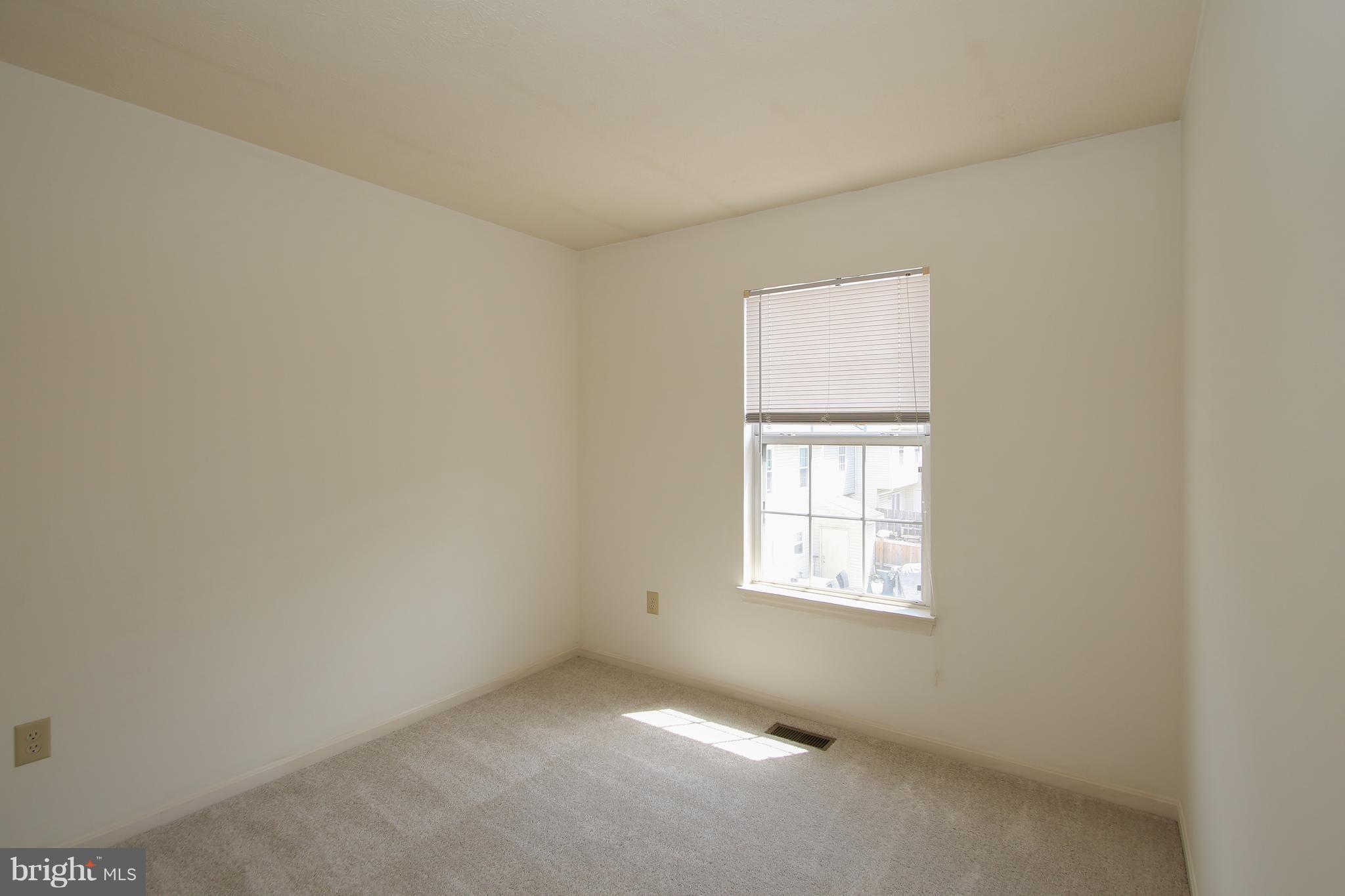 ROBINS GLENN - Residential