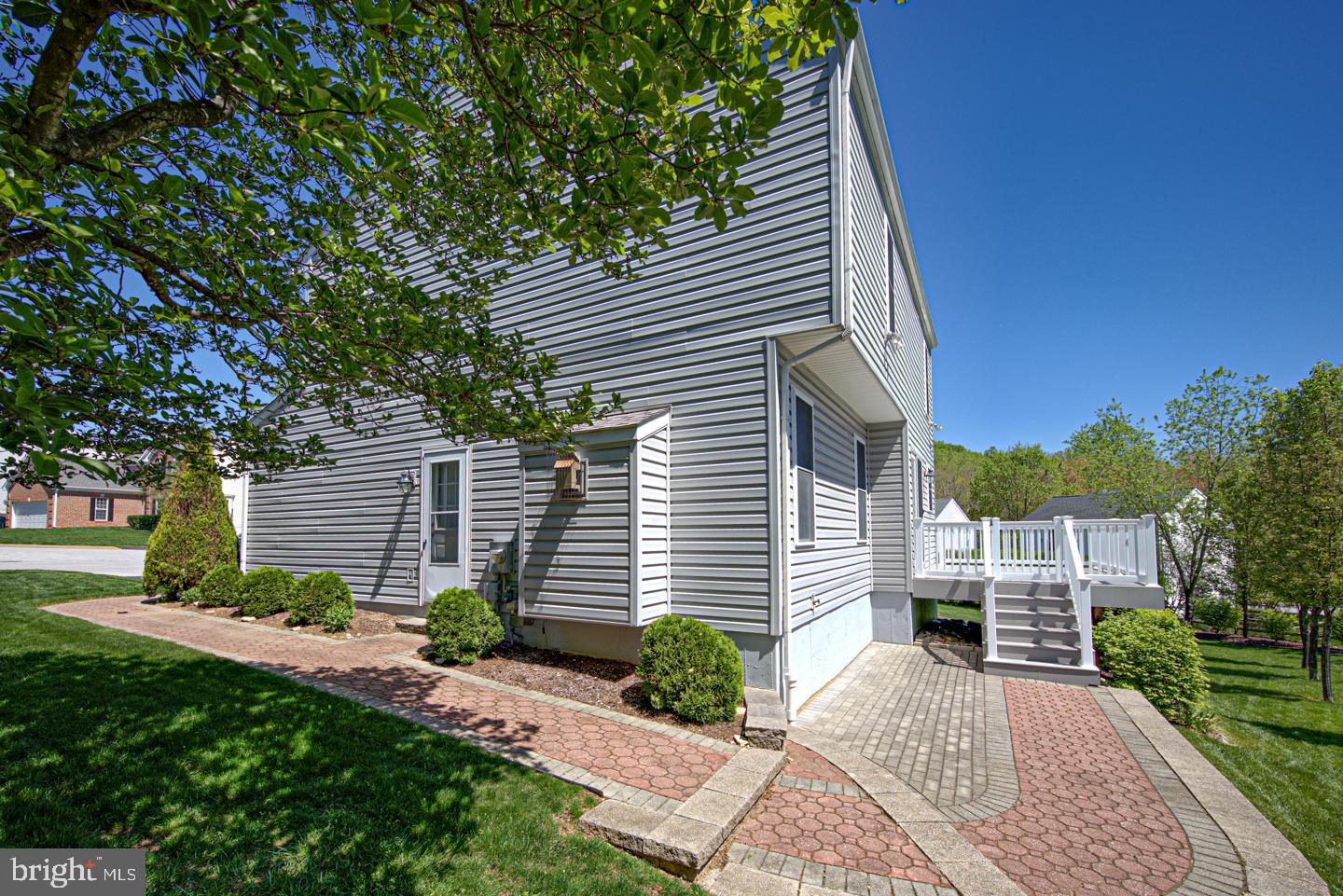 WILLIAMSBURG - Residential