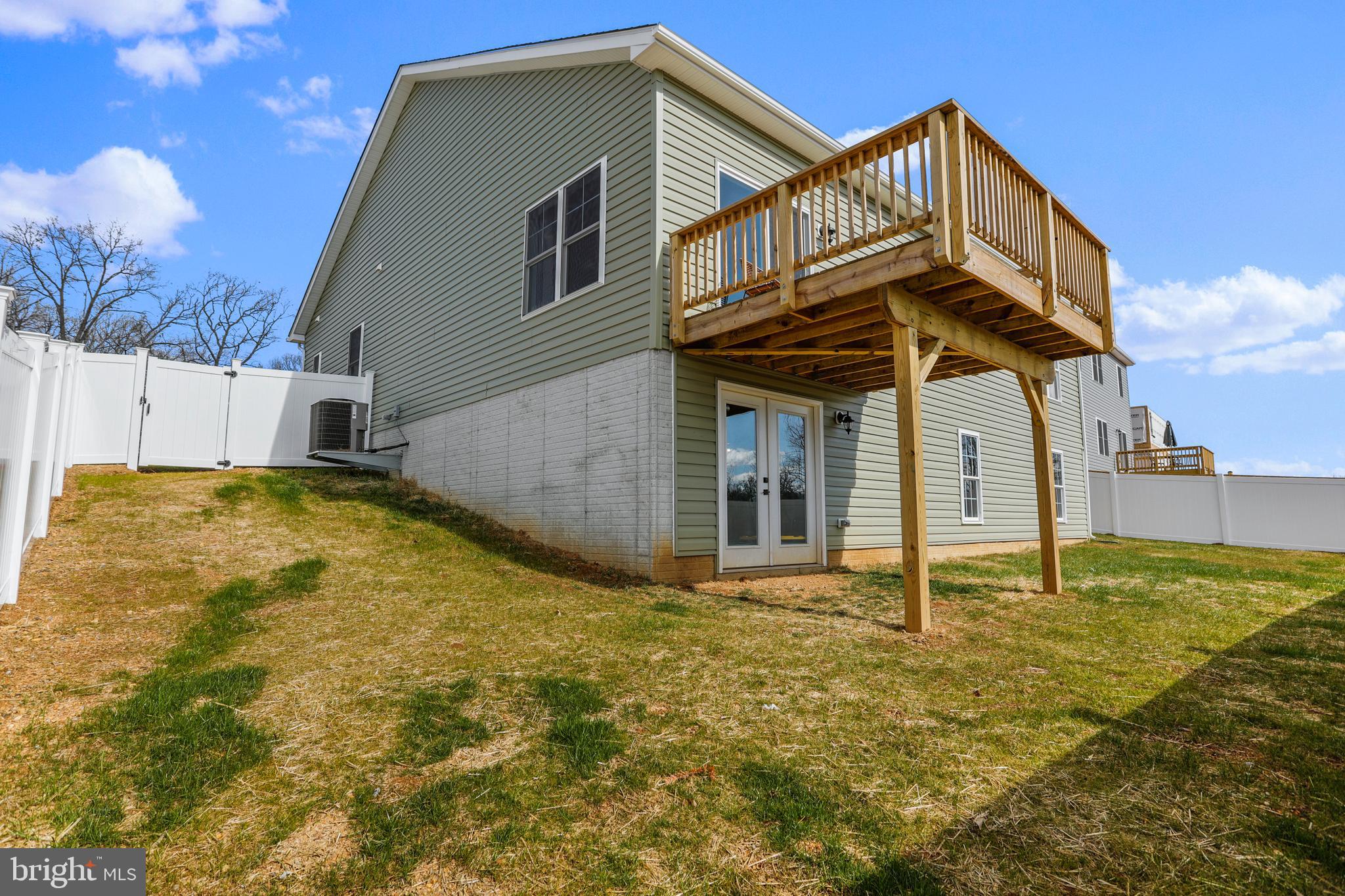 MIDDLE CREEK VISTAS - Residential