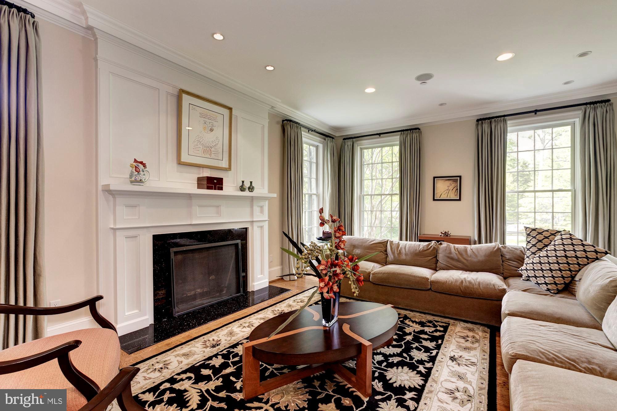 POTOMAC OUTSIDE - Residential
