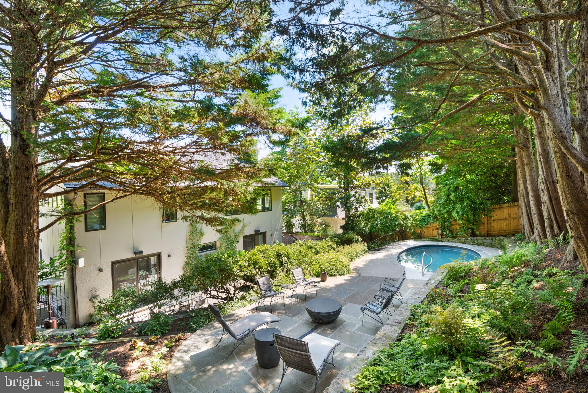 WOODLEY PARK - Residential