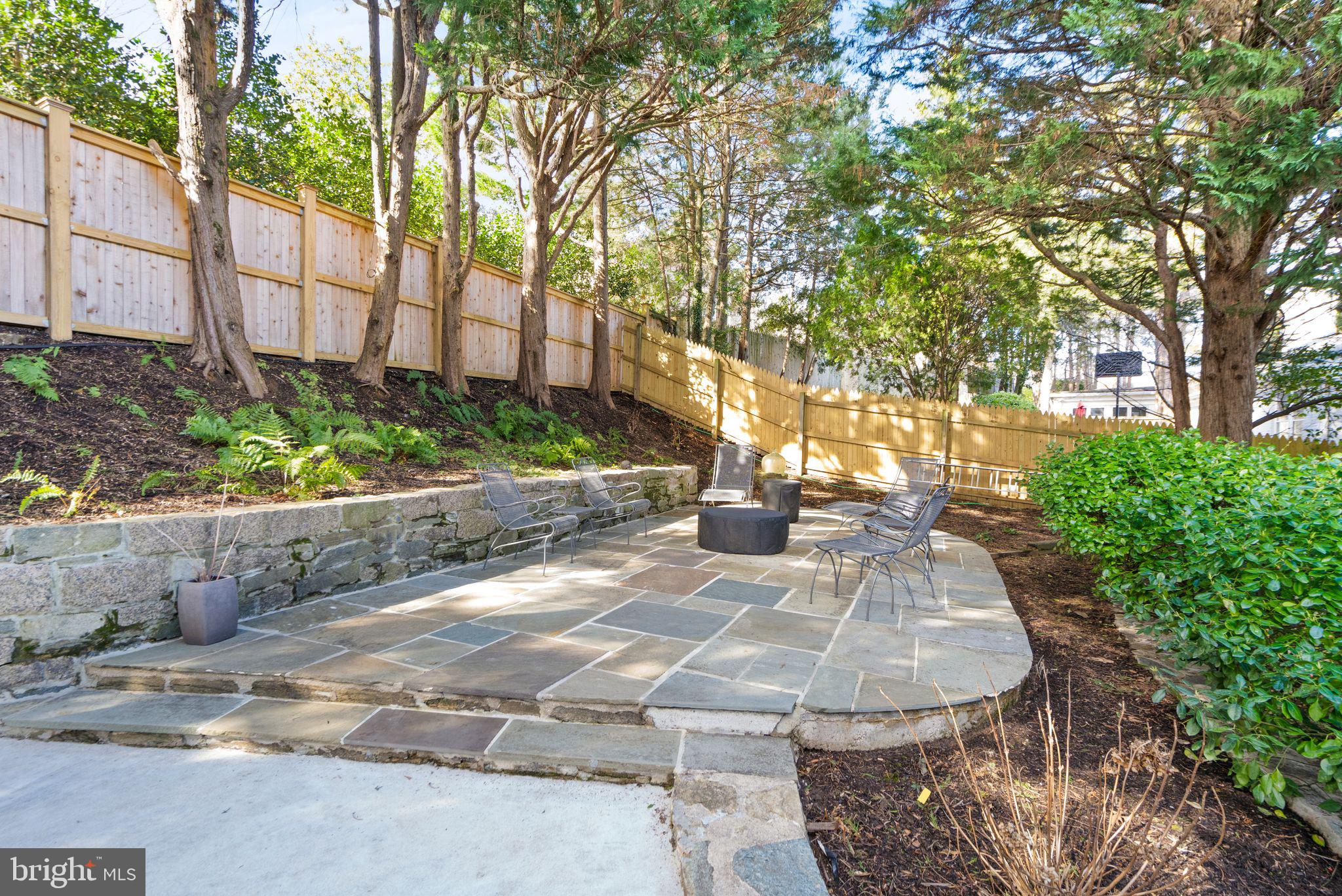 WOODLEY PARK - Residential
