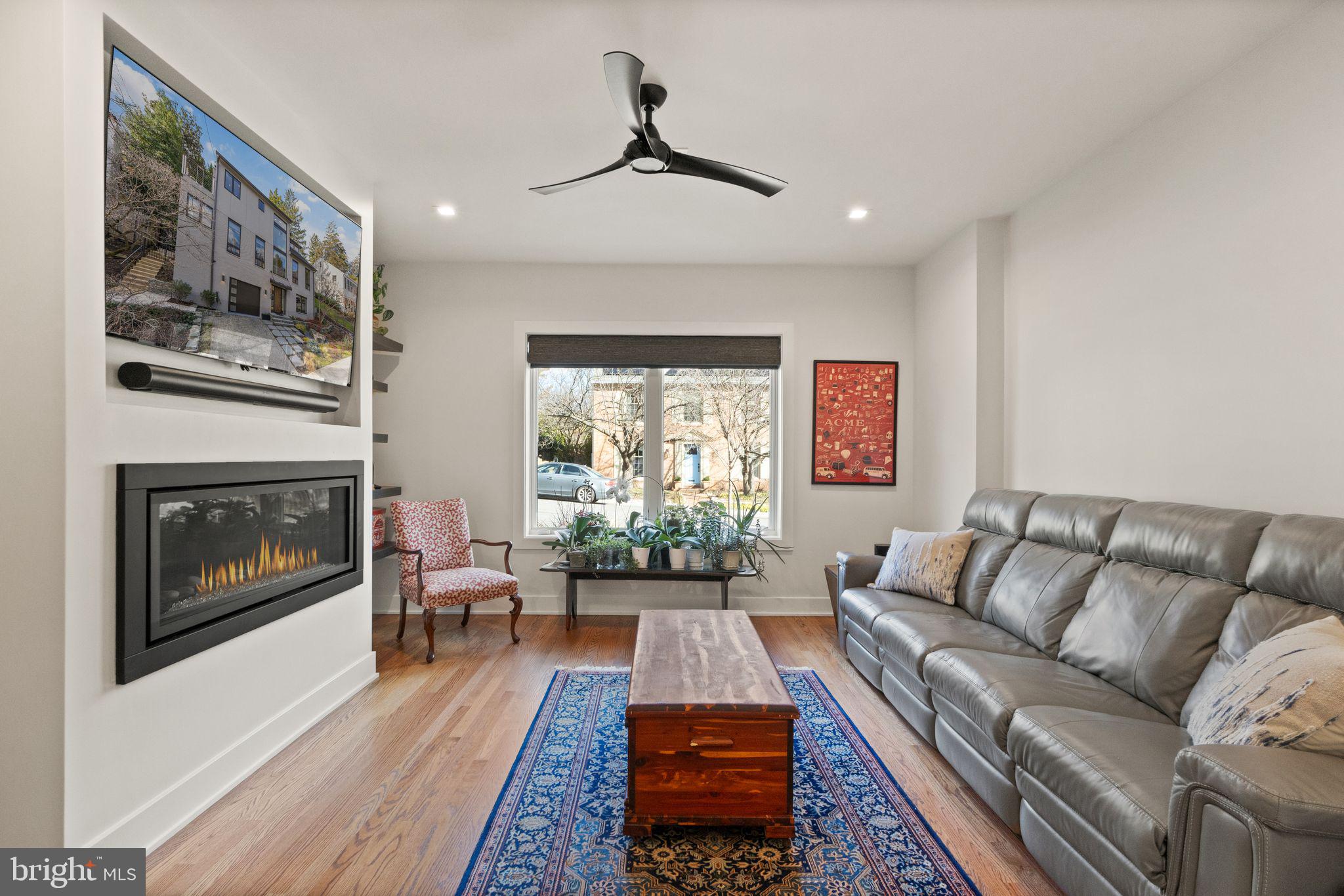 WOODLEY PARK - Residential