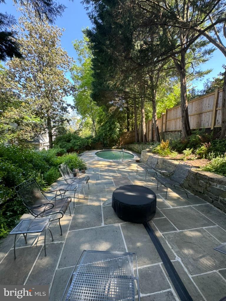 WOODLEY PARK - Residential