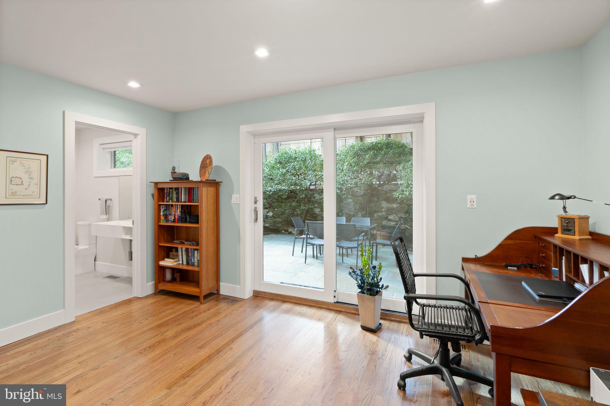 WOODLEY PARK - Residential