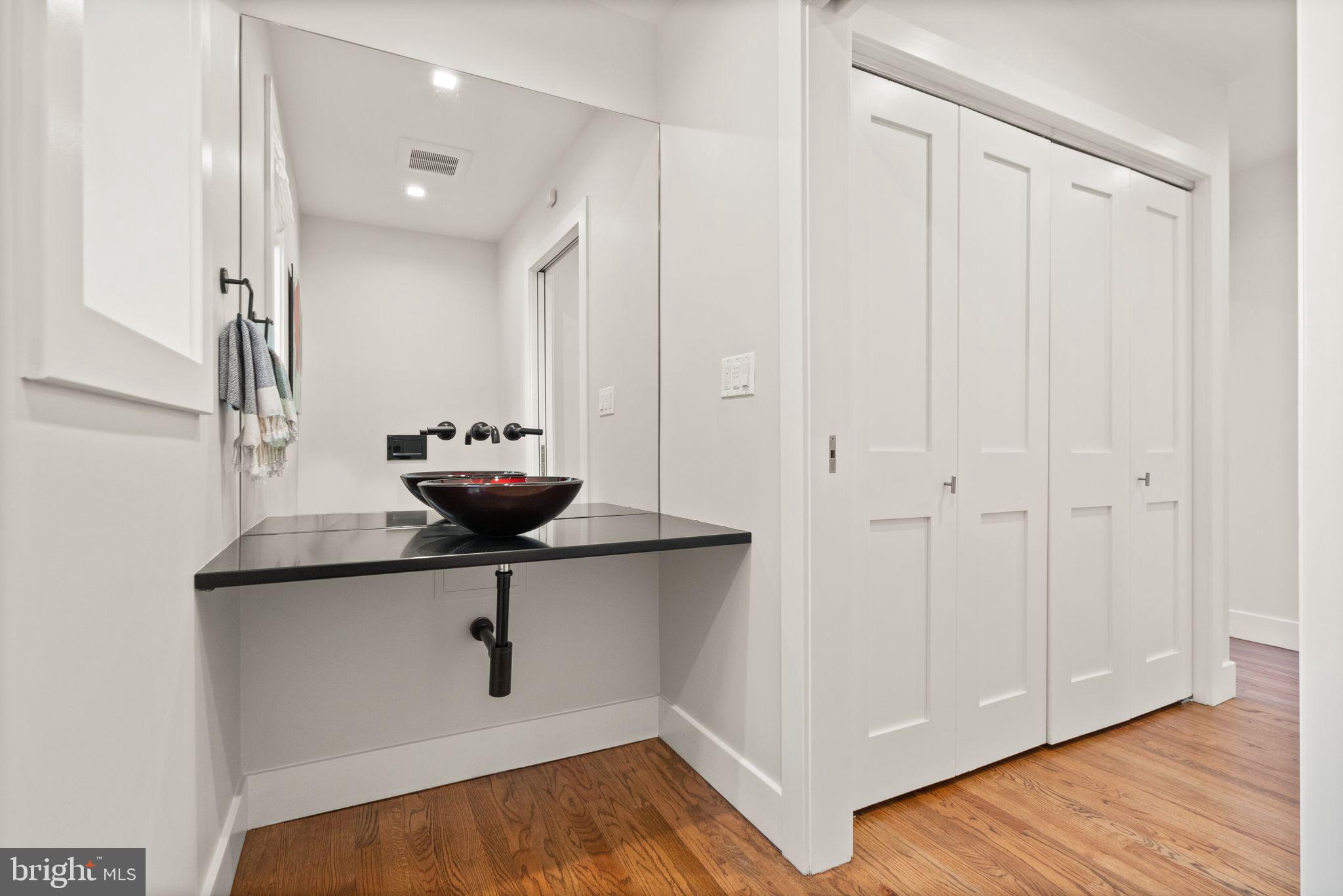 WOODLEY PARK - Residential