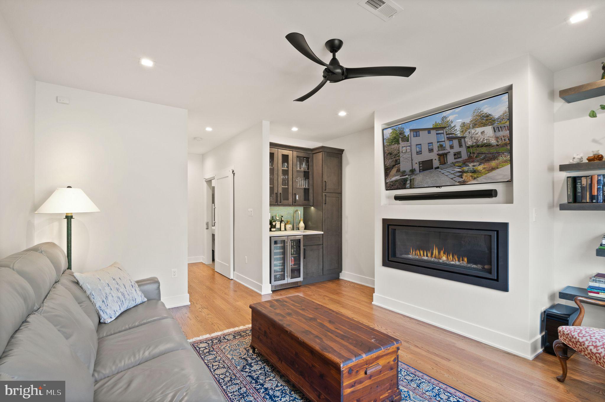 WOODLEY PARK - Residential
