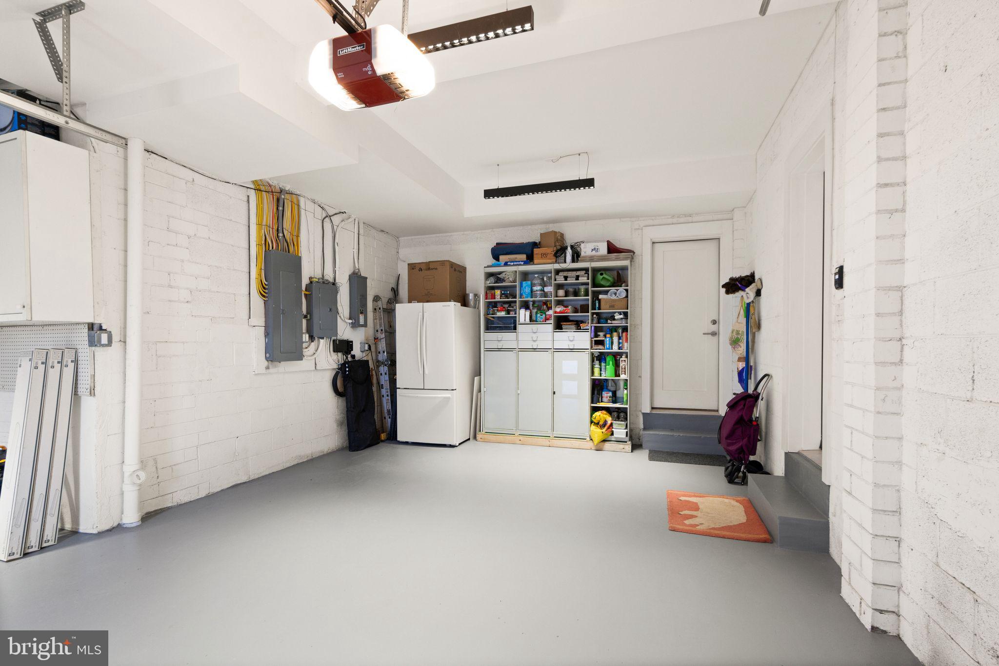 WOODLEY PARK - Residential