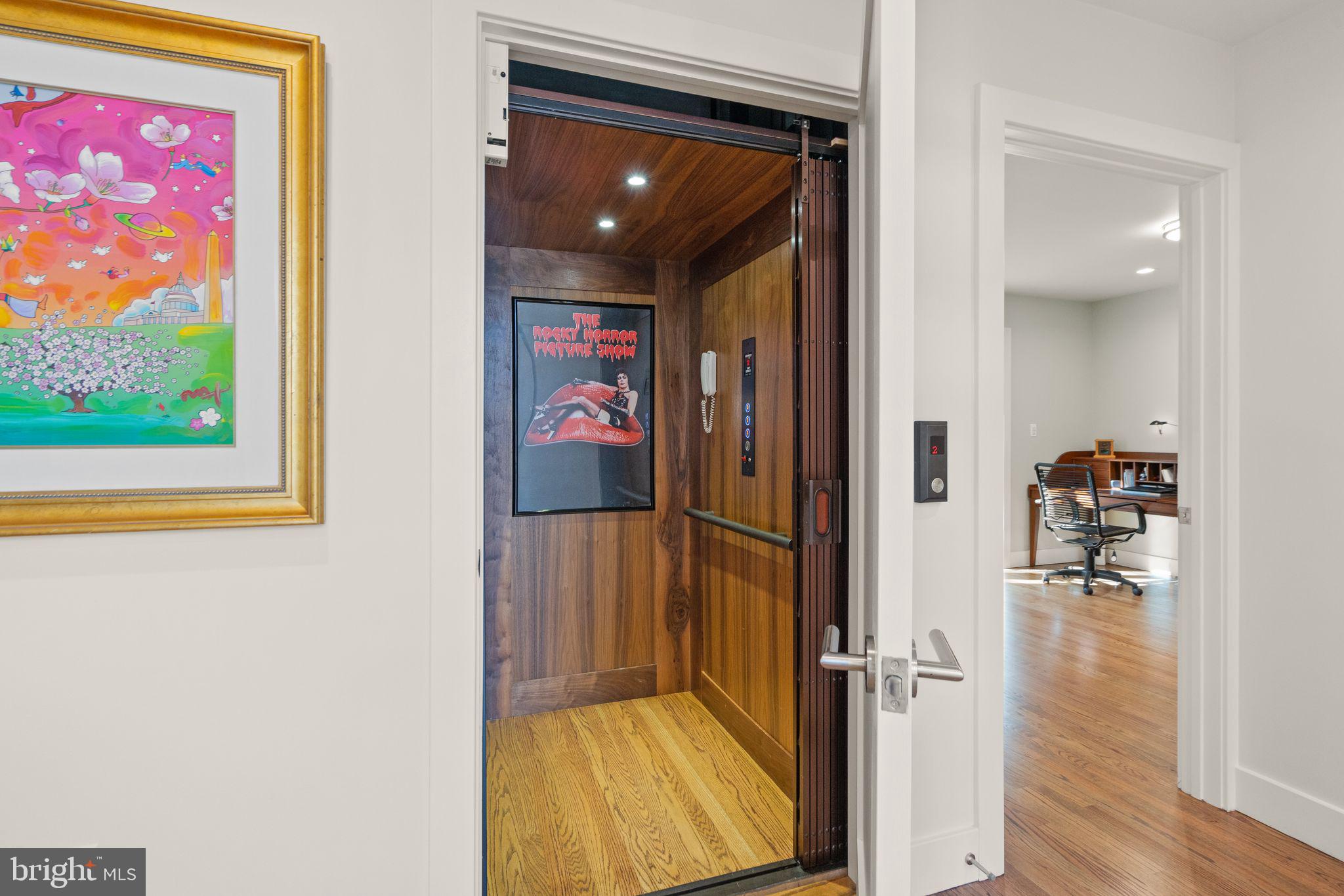WOODLEY PARK - Residential
