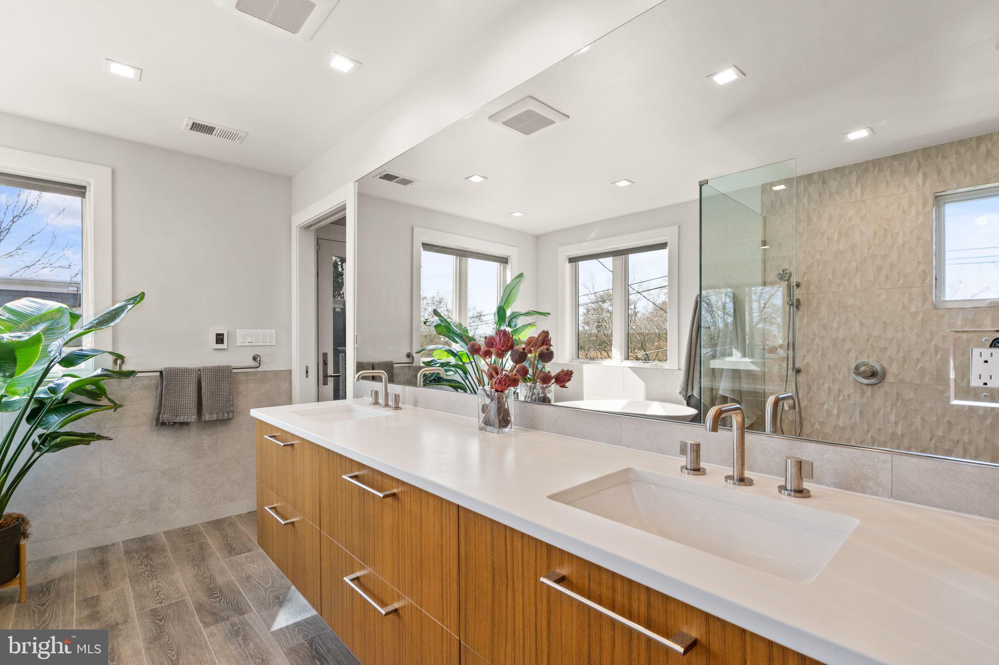 WOODLEY PARK - Residential