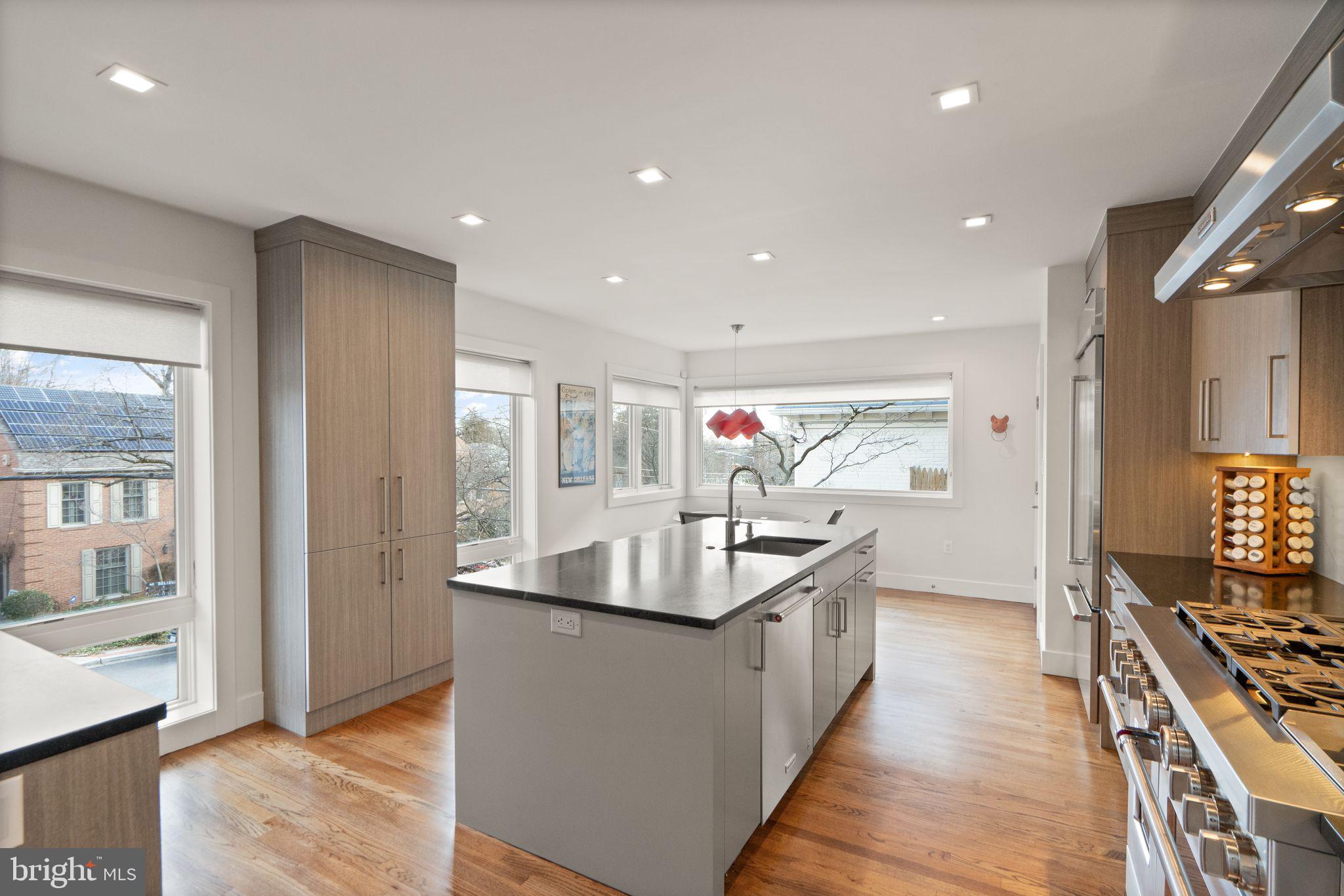 WOODLEY PARK - Residential