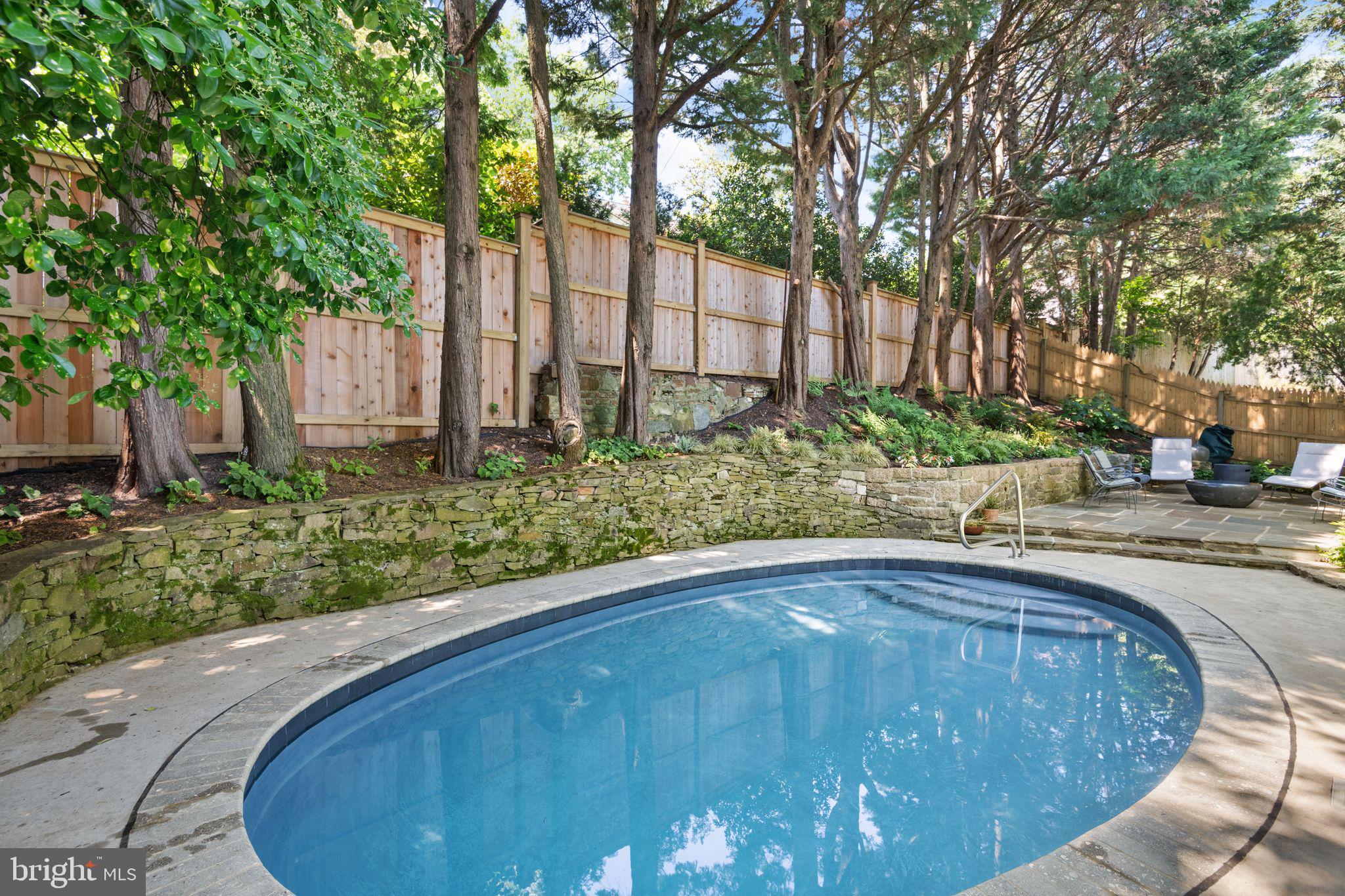 WOODLEY PARK - Residential