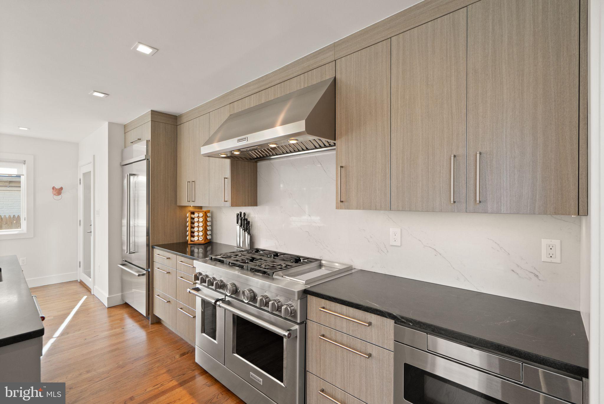WOODLEY PARK - Residential