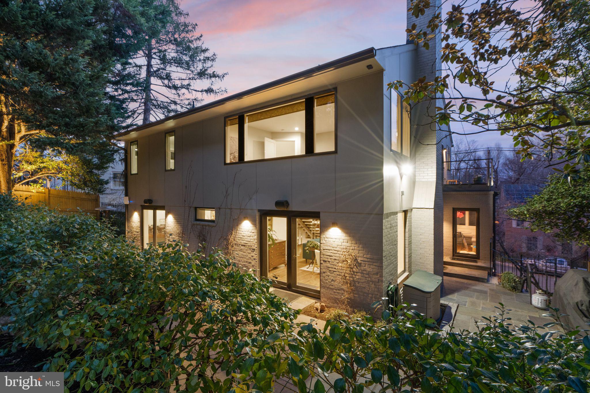 WOODLEY PARK - Residential