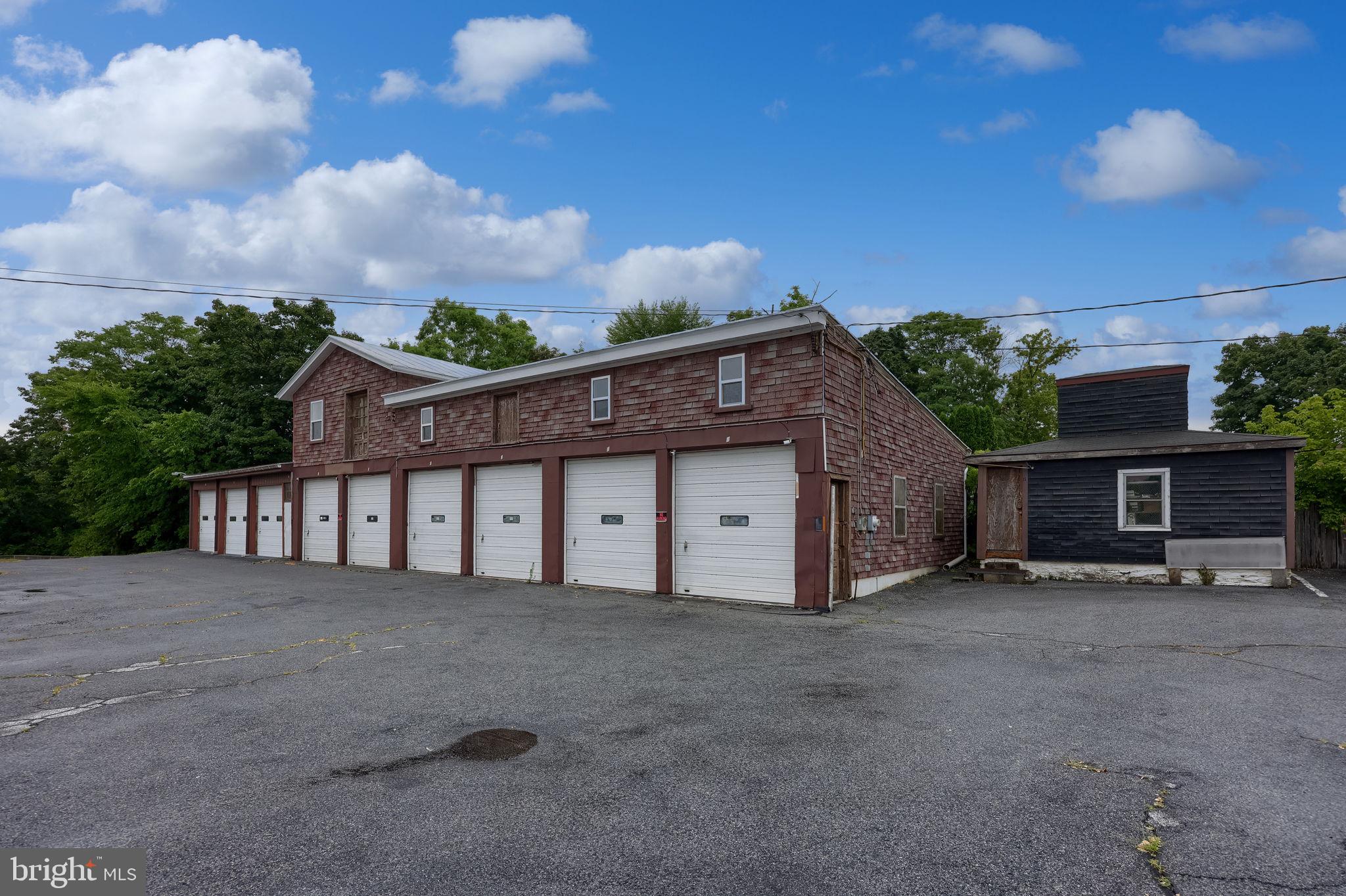 LEBANON - Commercial Sale