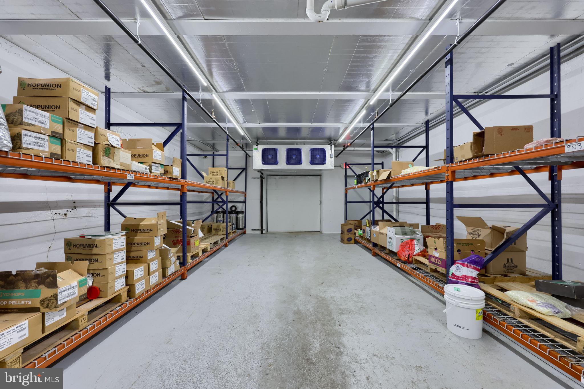 LEBANON - Commercial Sale