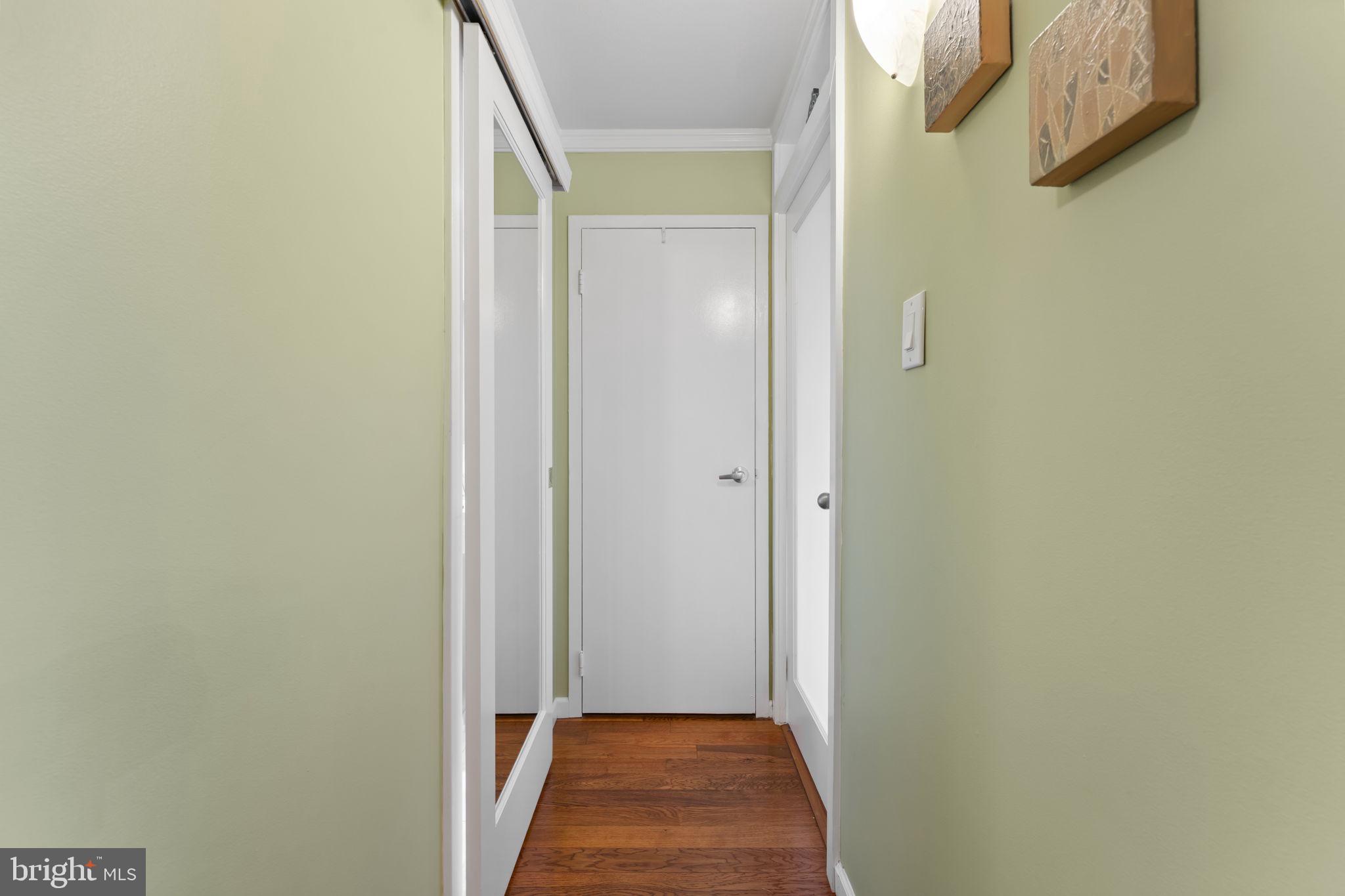 LOGAN SQUARE - Residential