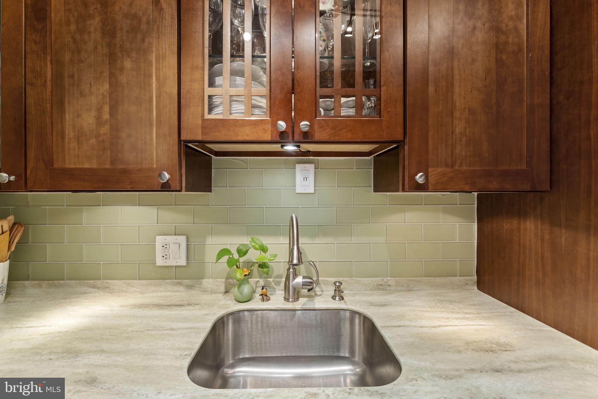 LOGAN SQUARE - Residential