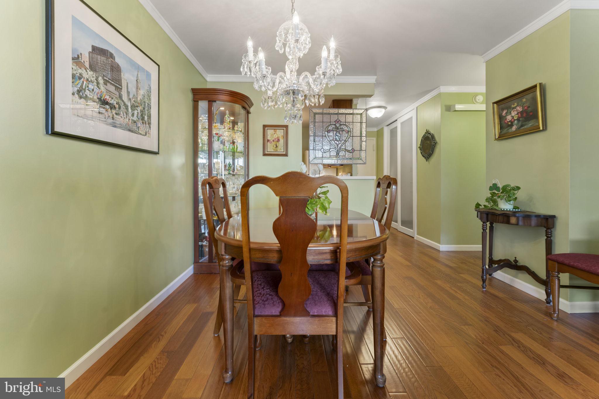 LOGAN SQUARE - Residential