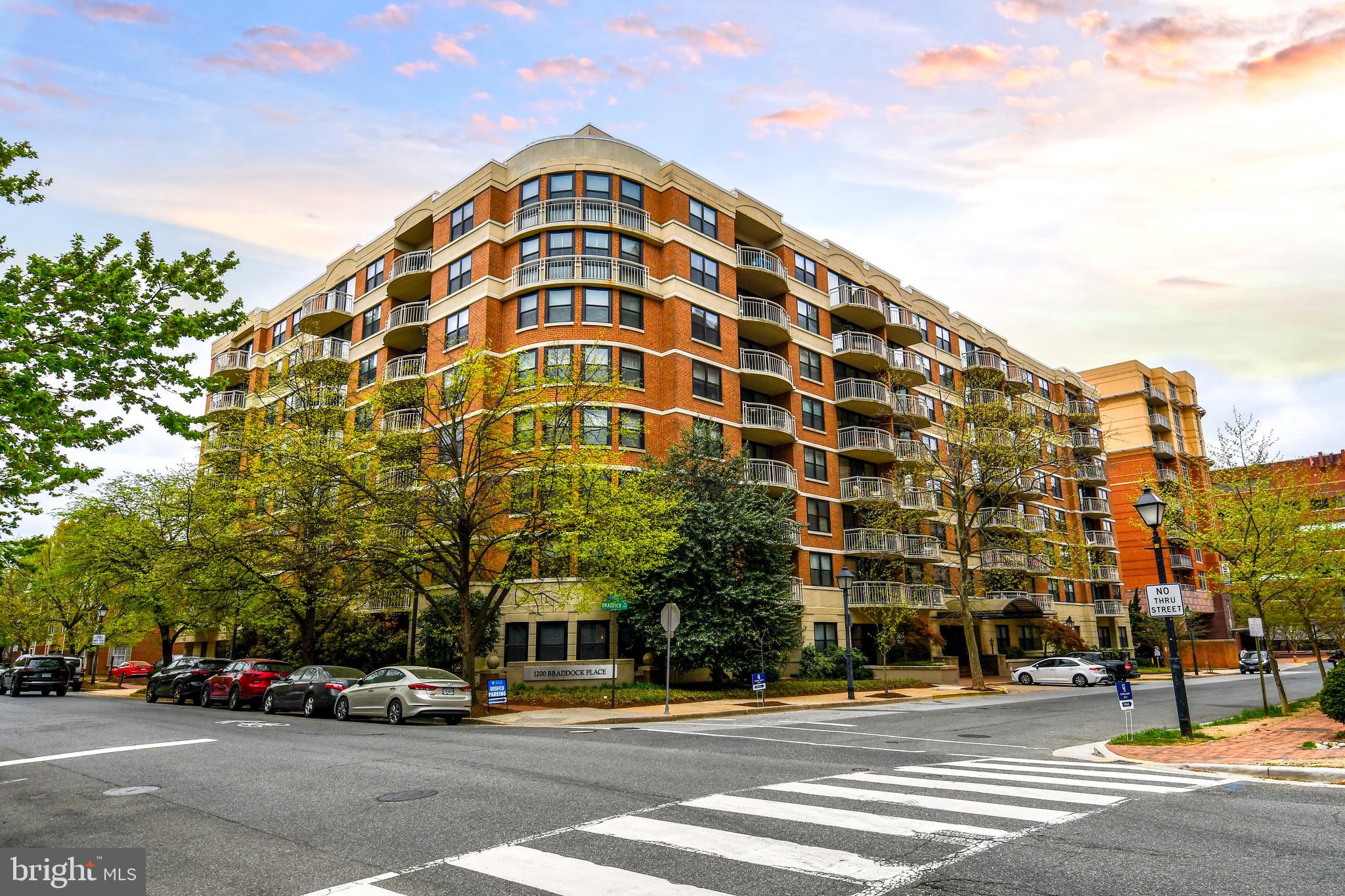 BRADDOCK PLACE - Residential