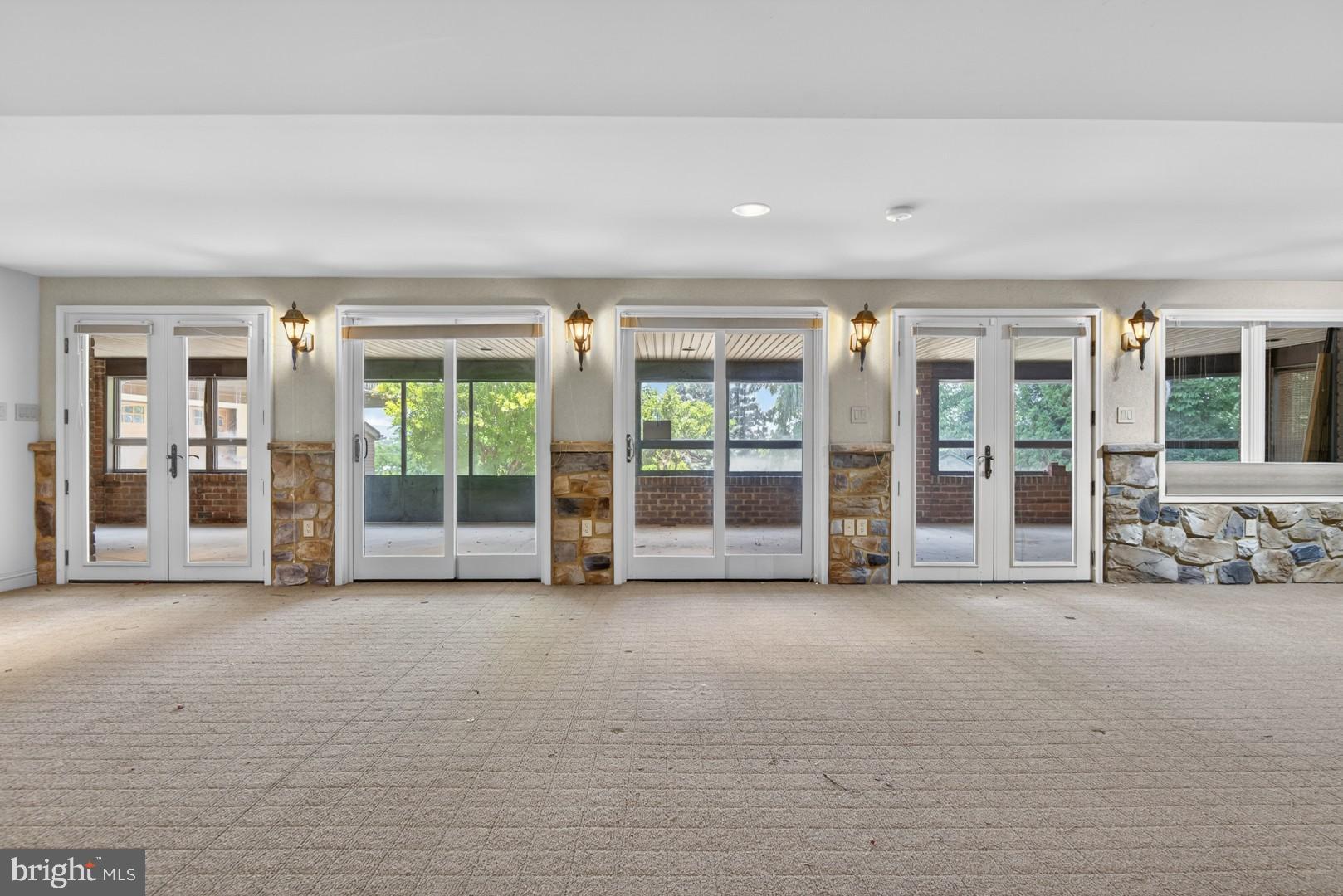 PENNSBORO MANOR - Residential