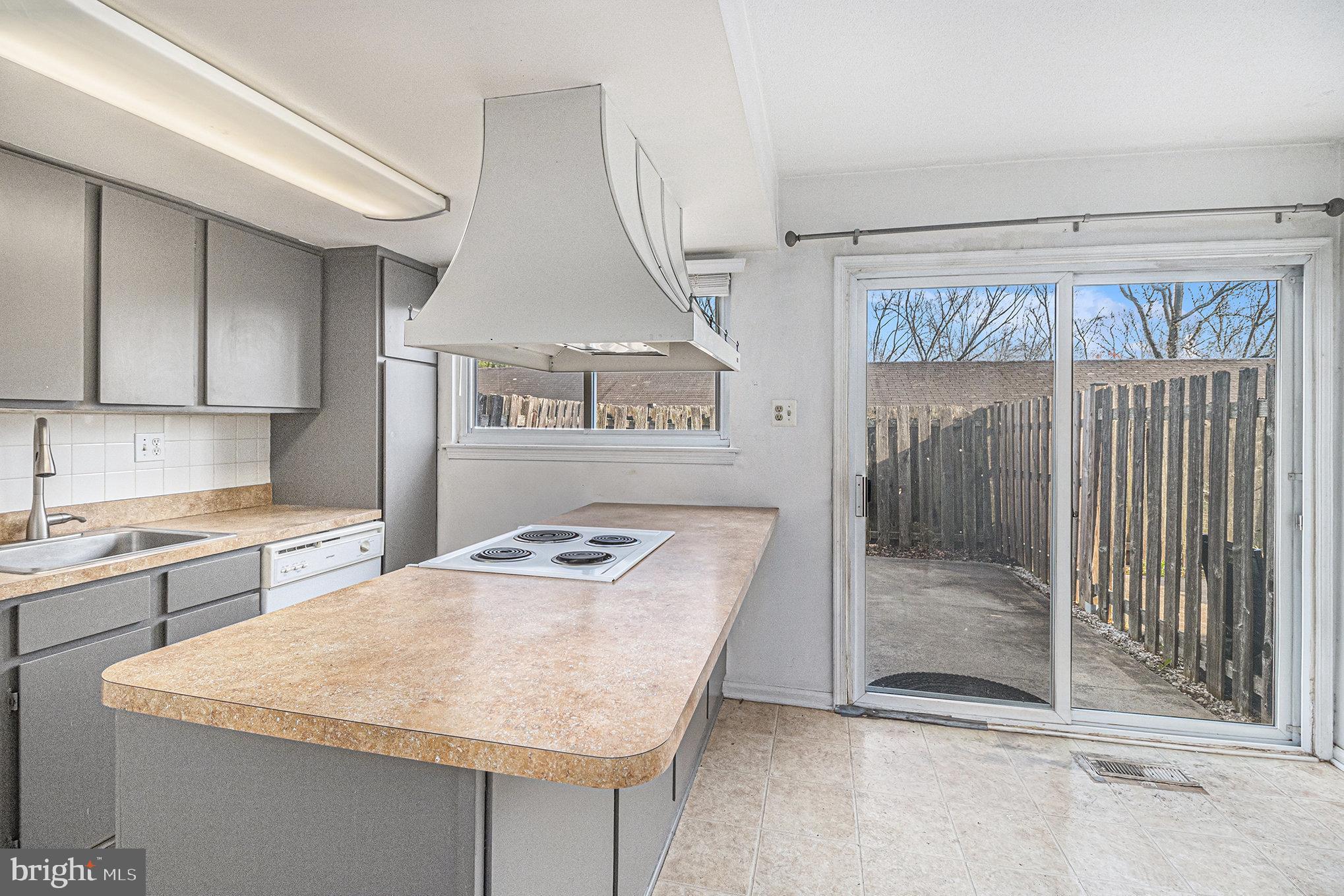 CHATHAM VIL OF TOW - Residential